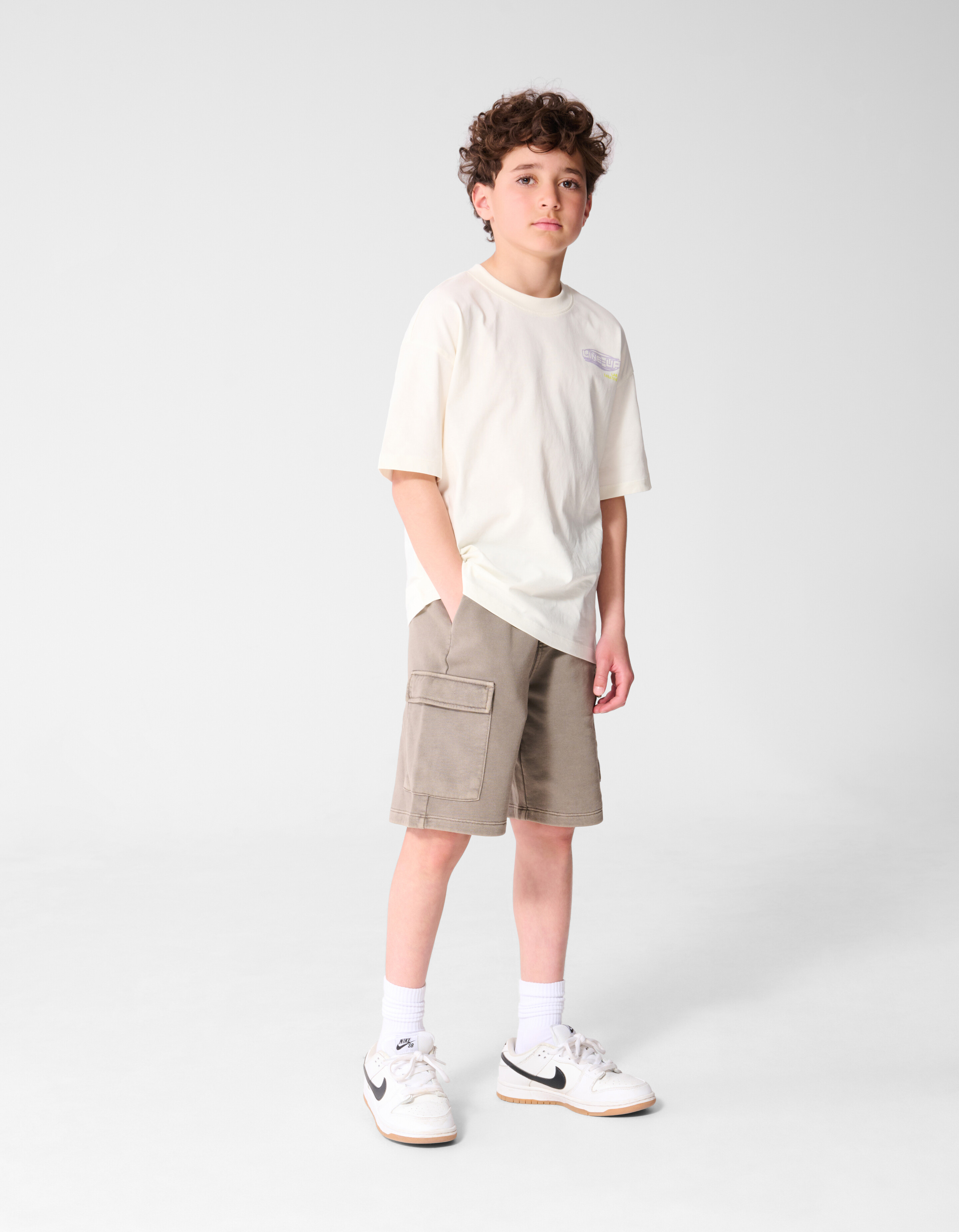 Line Up Artwork T-Shirt Gebrochen Wei&szlig; SHOEBY BOYS