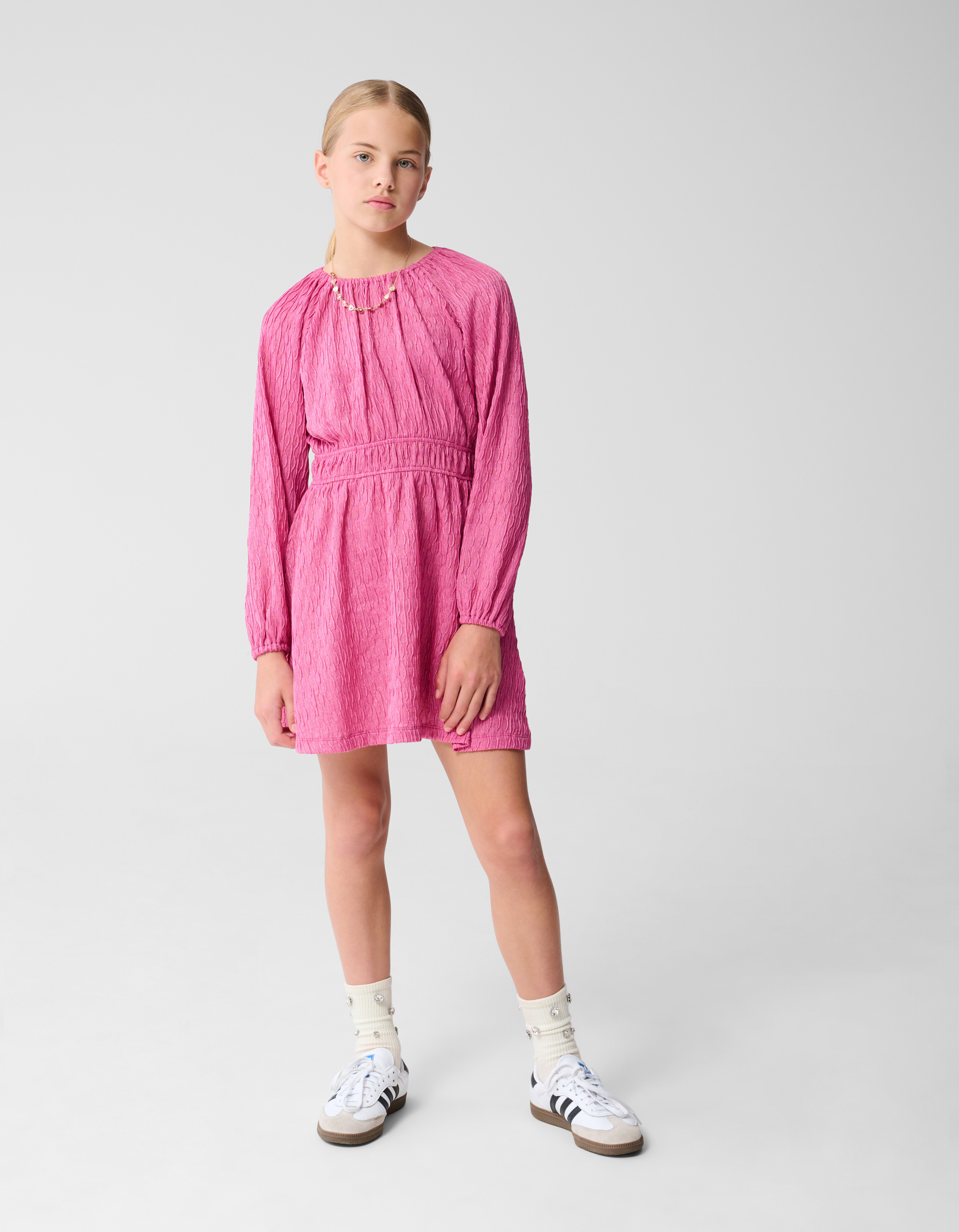 Kleid mit gewellter Textur Rosa SHOEBY GIRLS