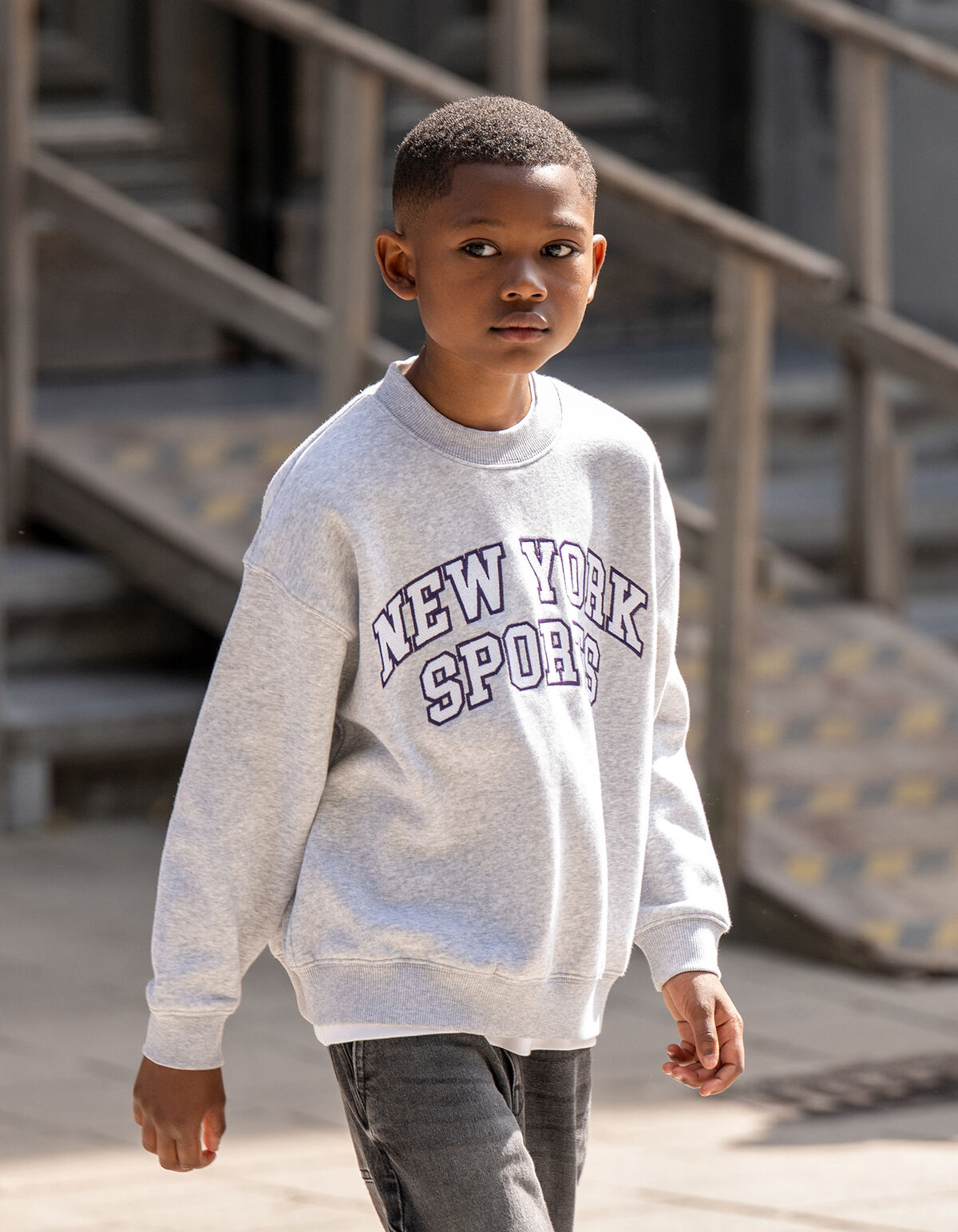 New York Kunstwerk Pullover Hellgrau SHOEBY BOYS