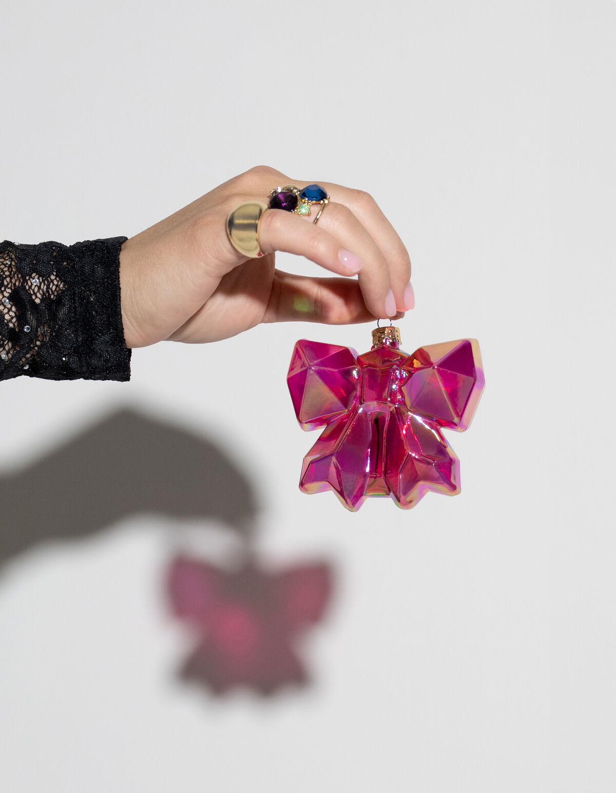 Schleife Weihnachtskugel Pink von Fred SHOEBY ACCESSOIRES