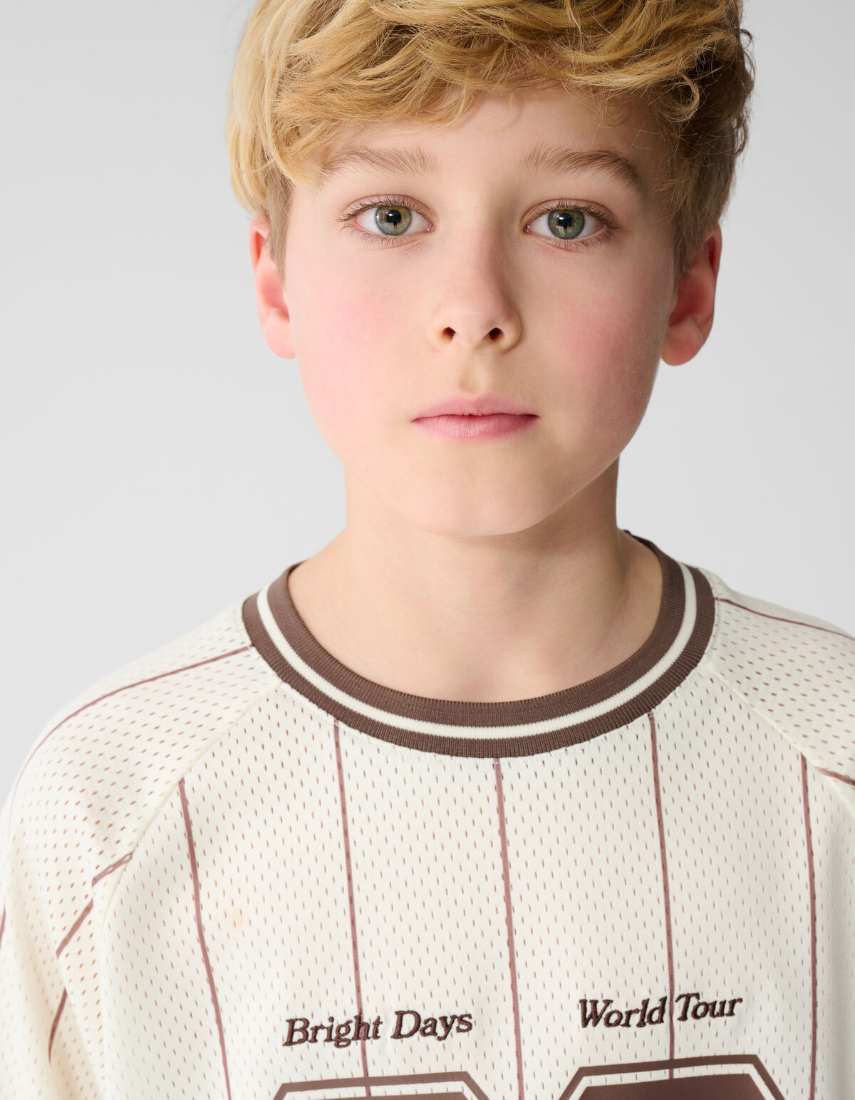 &Uuml;berdimensionales sportliches T-Shirt in gebrochen SHOEBY BOYS