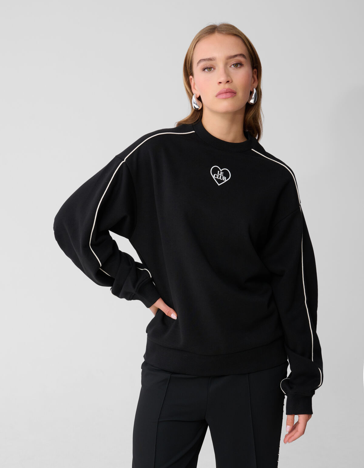Pullover mit Herz-Artwork Schwarz SHOEBY WOMEN