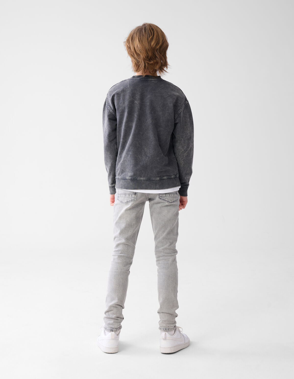 Tapered Jeans Grau SHOEBY BOYS