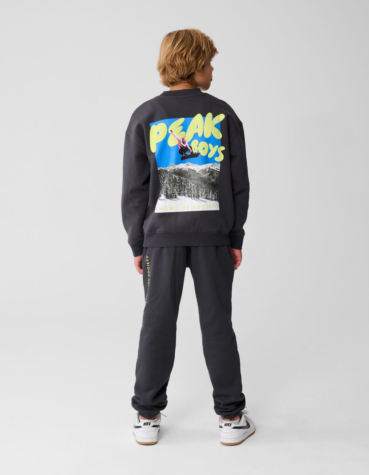Peak Artwork Joggerhose Dunkelgrau SHOEBY BOYS