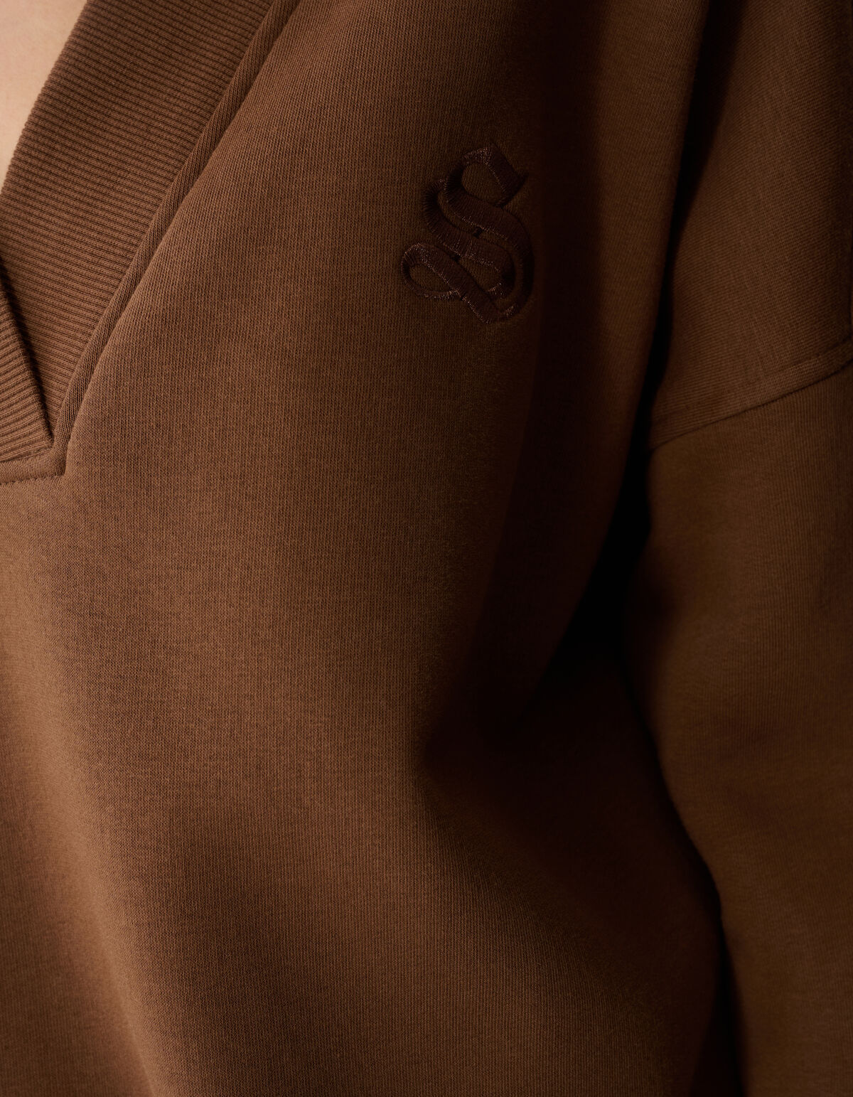 &Uuml;bergro&szlig;er Varsity-Kunstpullover Bruin SHOEBY WOMEN