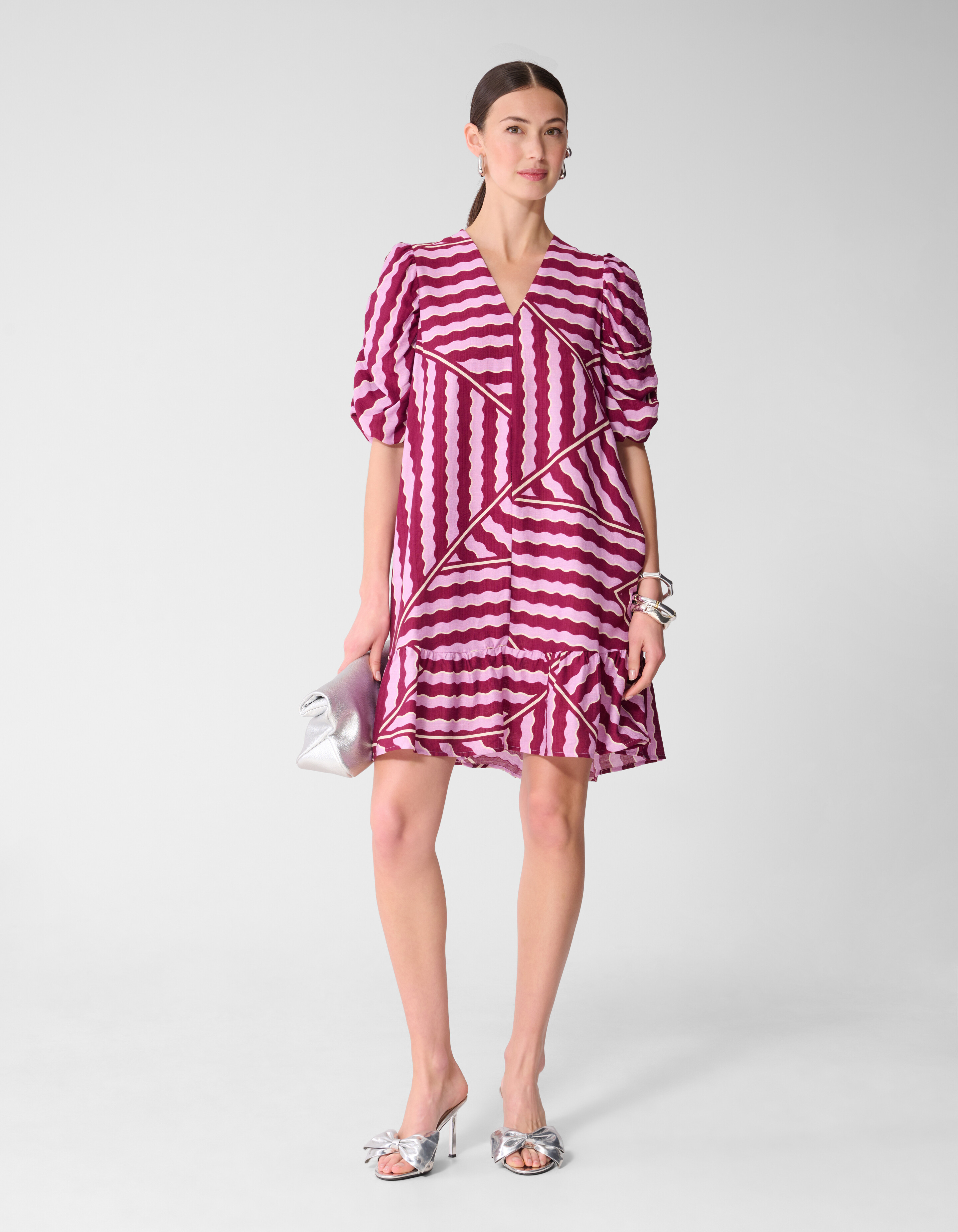 Mini-Kleid mit gewellten, bedruckten Puff&auml;rmeln in SHOEBY WOMEN