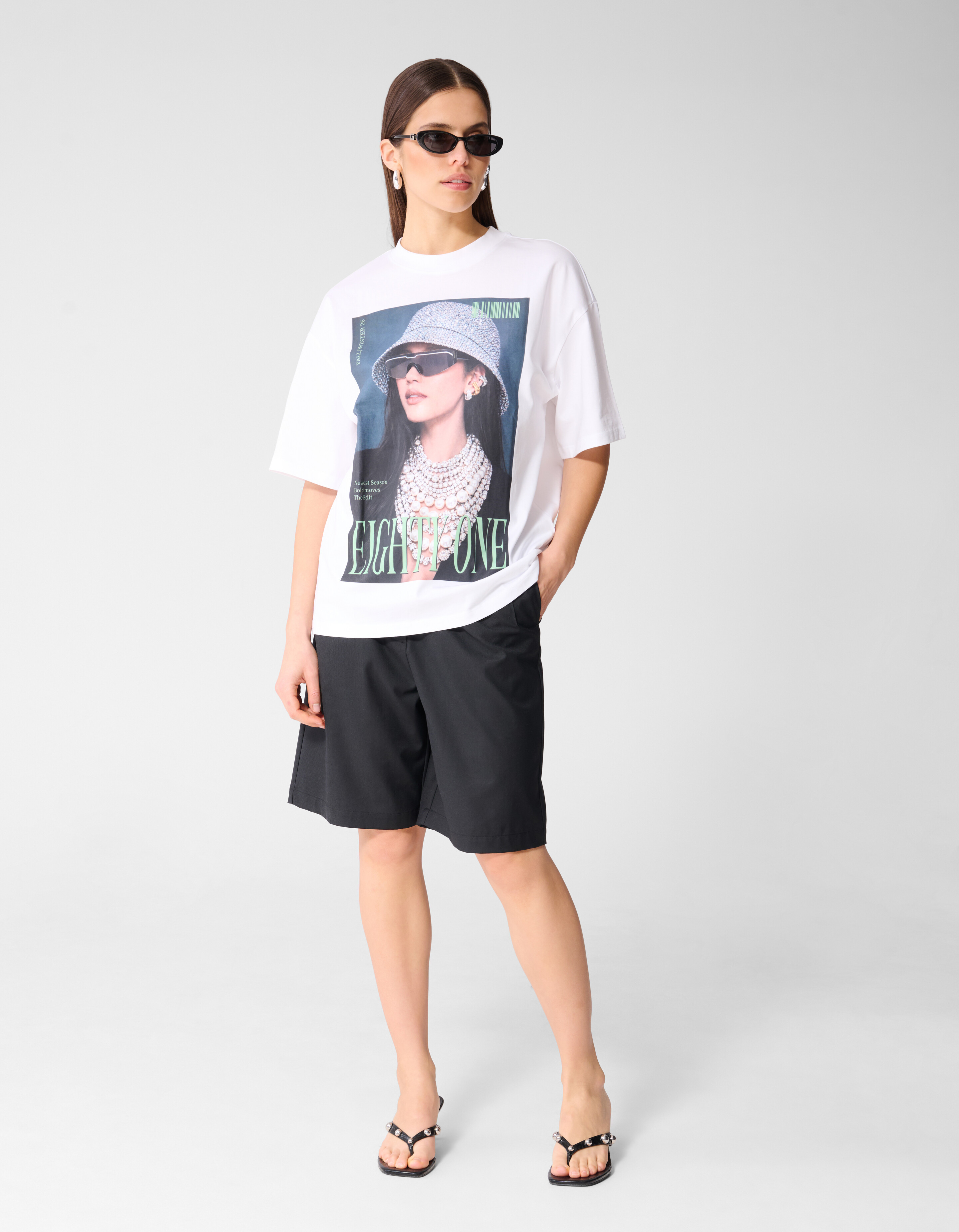 Oversized Pearl Magazine T-shirt Wit SHOEBY WOMEN