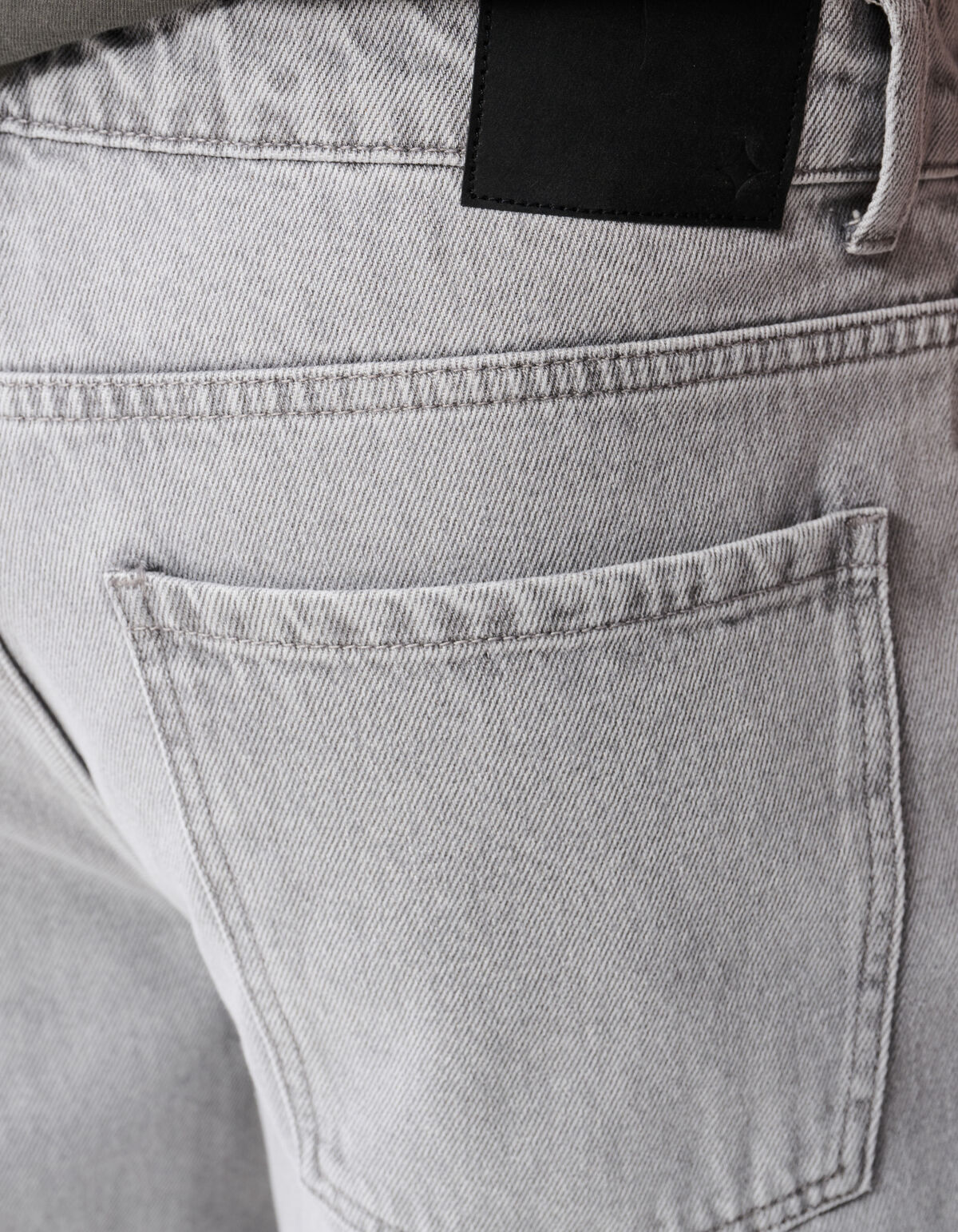 Lockere Tapered Fit Jeans Hellgrau SHOEBY MEN