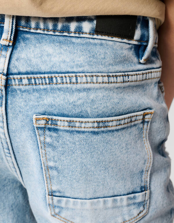 Tapered Jeans Gebleicht SHOEBY BOYS