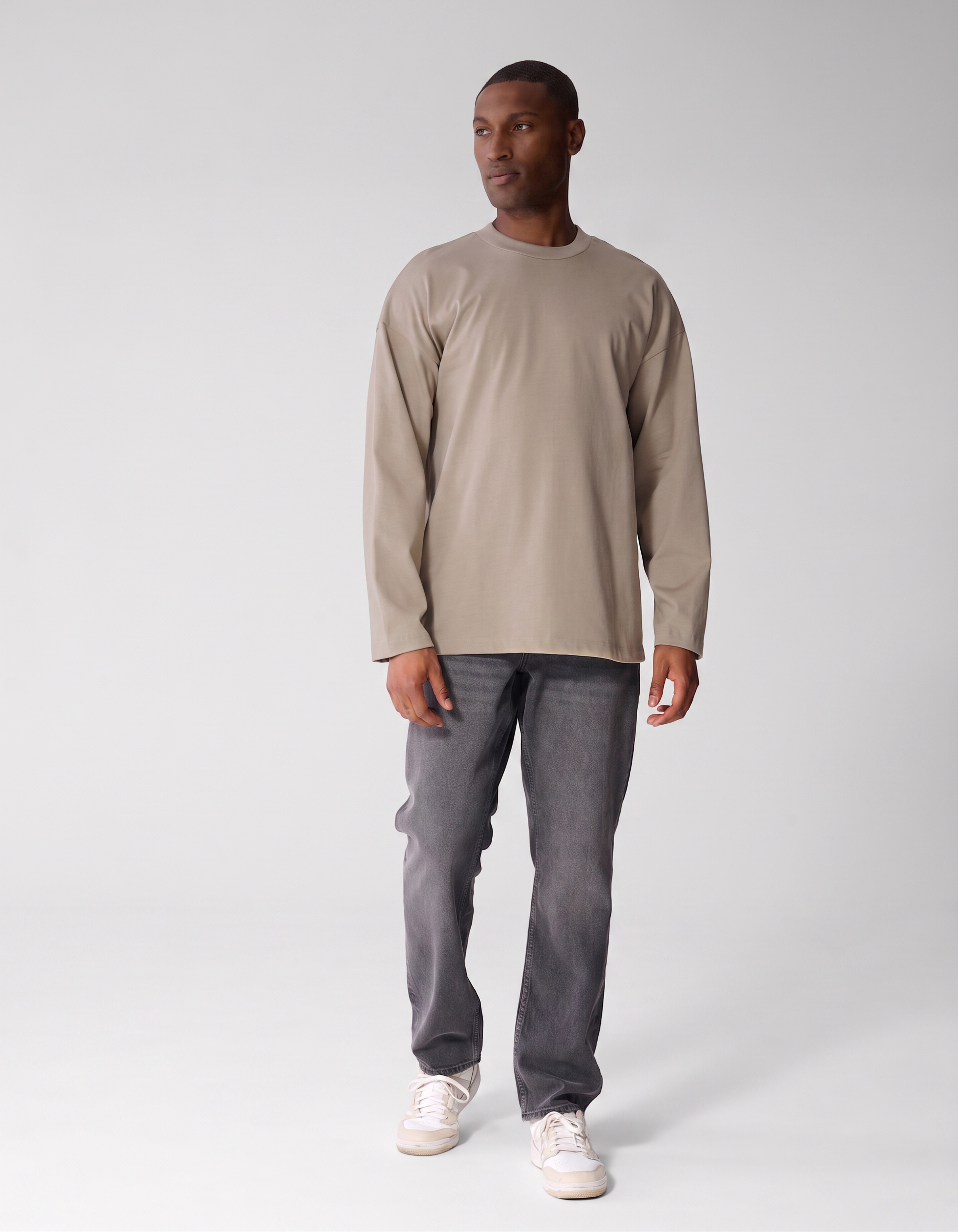 Basis Relaxed Fit Longsleeve Beige SHOEBY MEN
