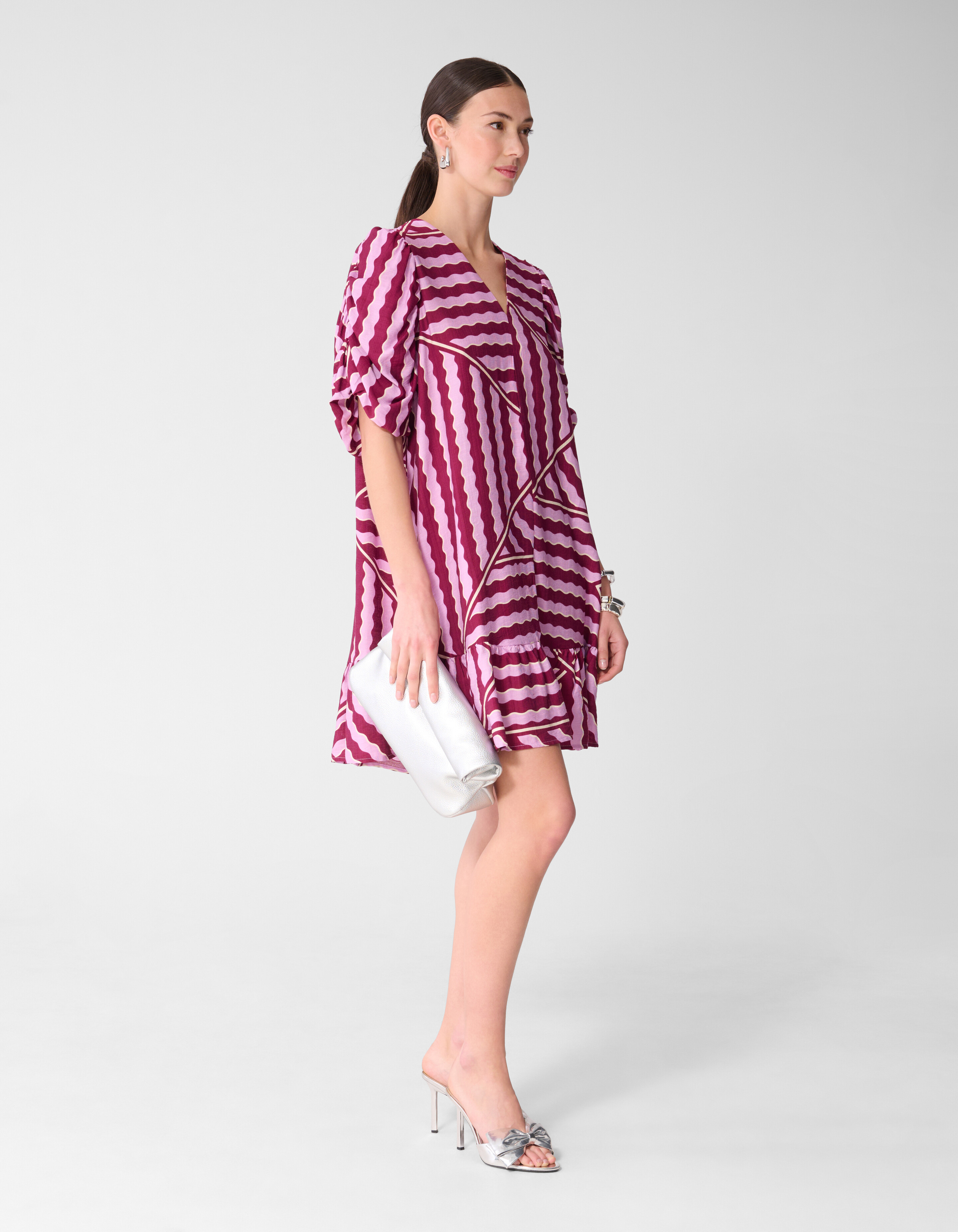 Mini-Kleid mit gewellten, bedruckten Puff&auml;rmeln in SHOEBY WOMEN