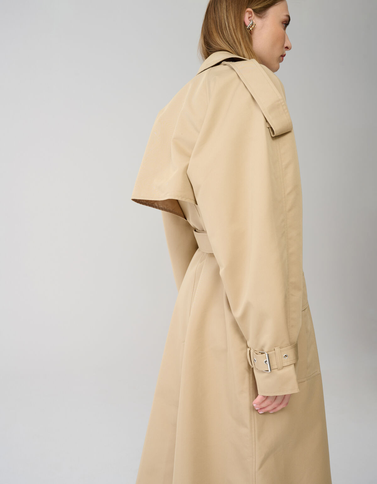 &Uuml;bergro&szlig;er Trenchcoat Zand von Lonneke SHOEBY WOMEN