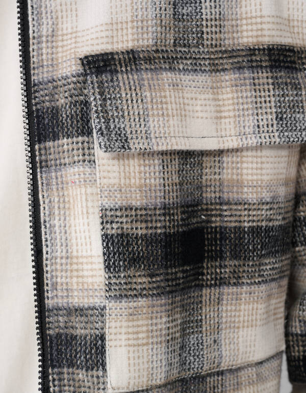 Kariertes Overshirt mit Rei&szlig;verschluss in Off Whit SHOEBY MEN