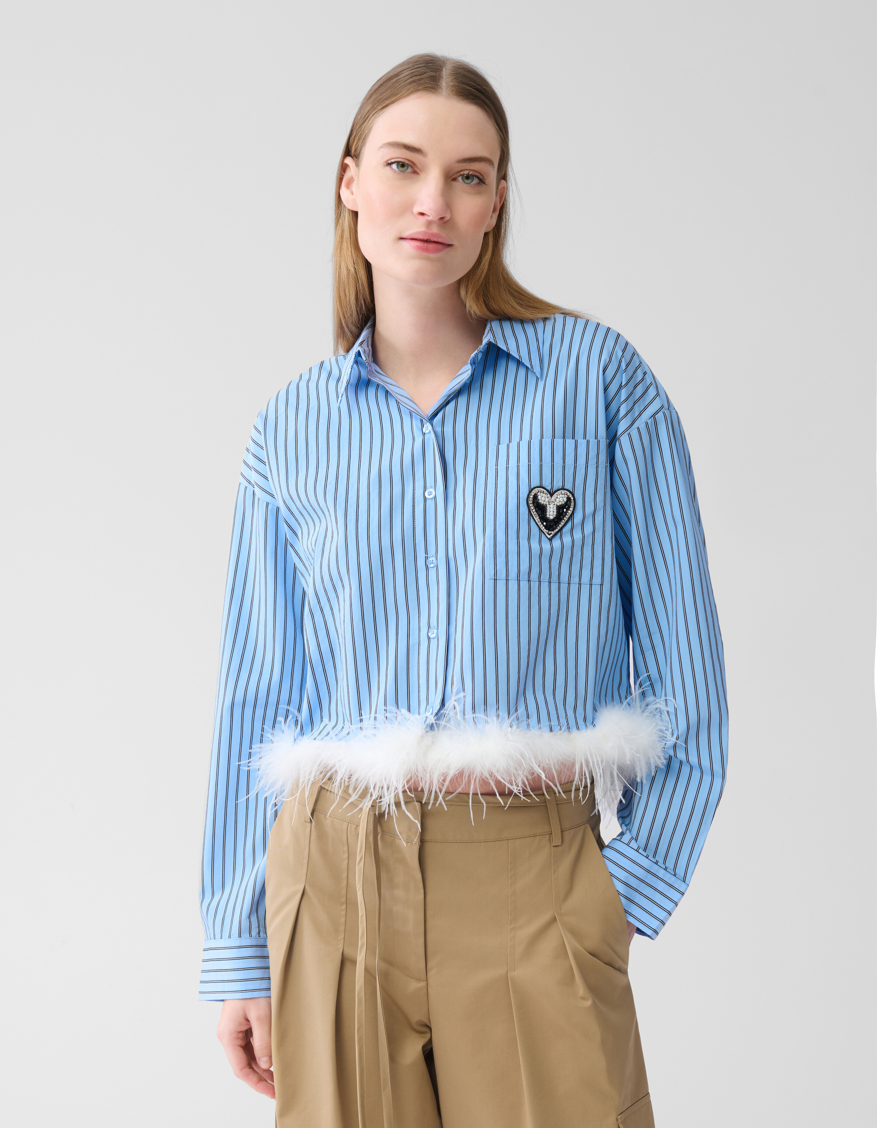 Gekürzte Bluse mit Federn Hellblau SHOEBY WOMEN