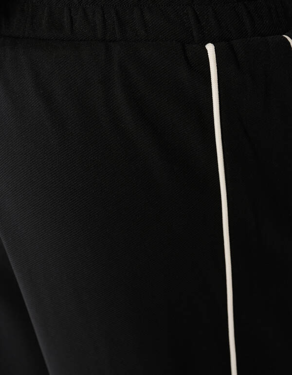 Hose mit weitem Bein und Ziernaht Schwarz SHOEBY GIRLS