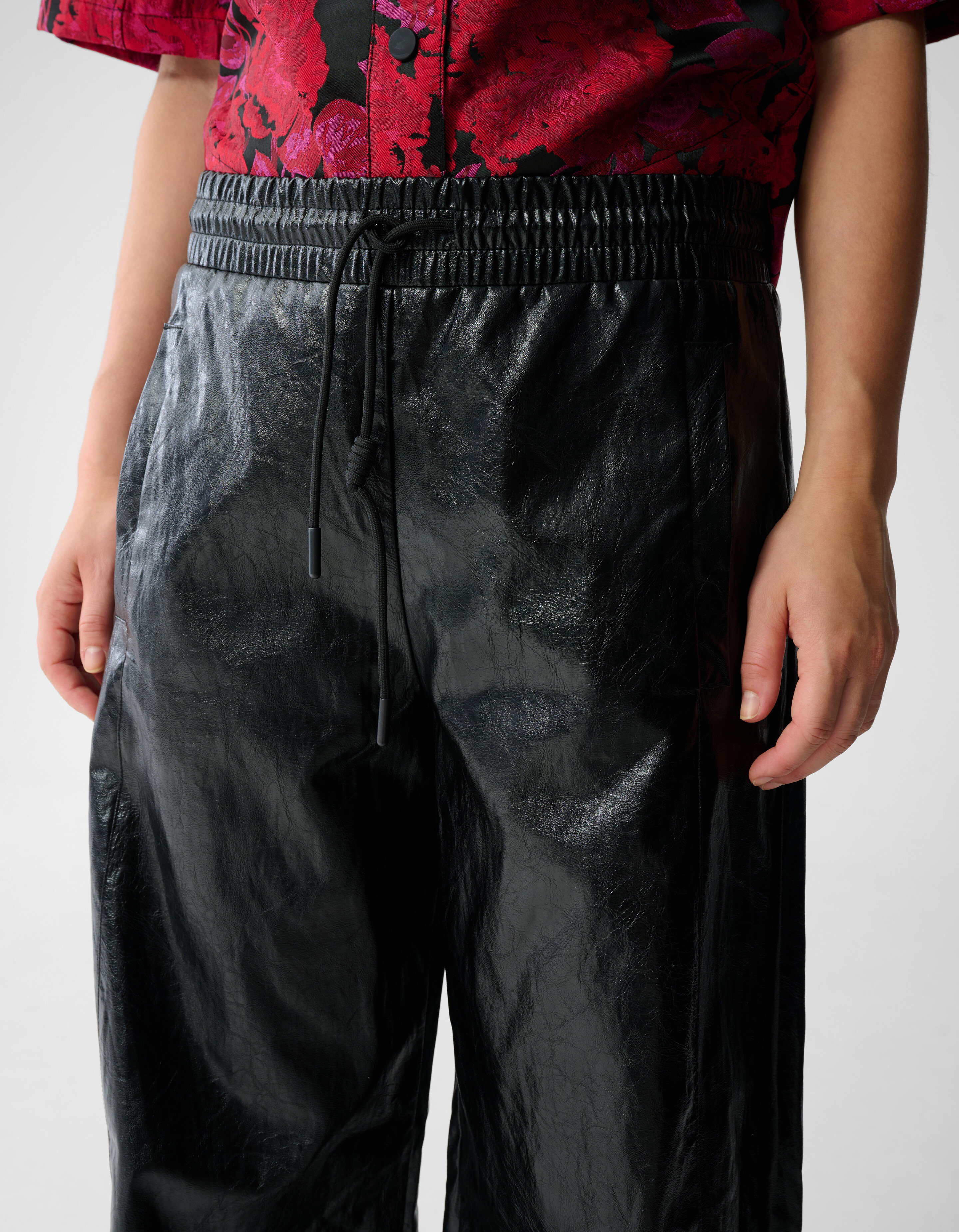 Vegane Lederhose Barrel Fit Schwarz SHOEBY WOMEN