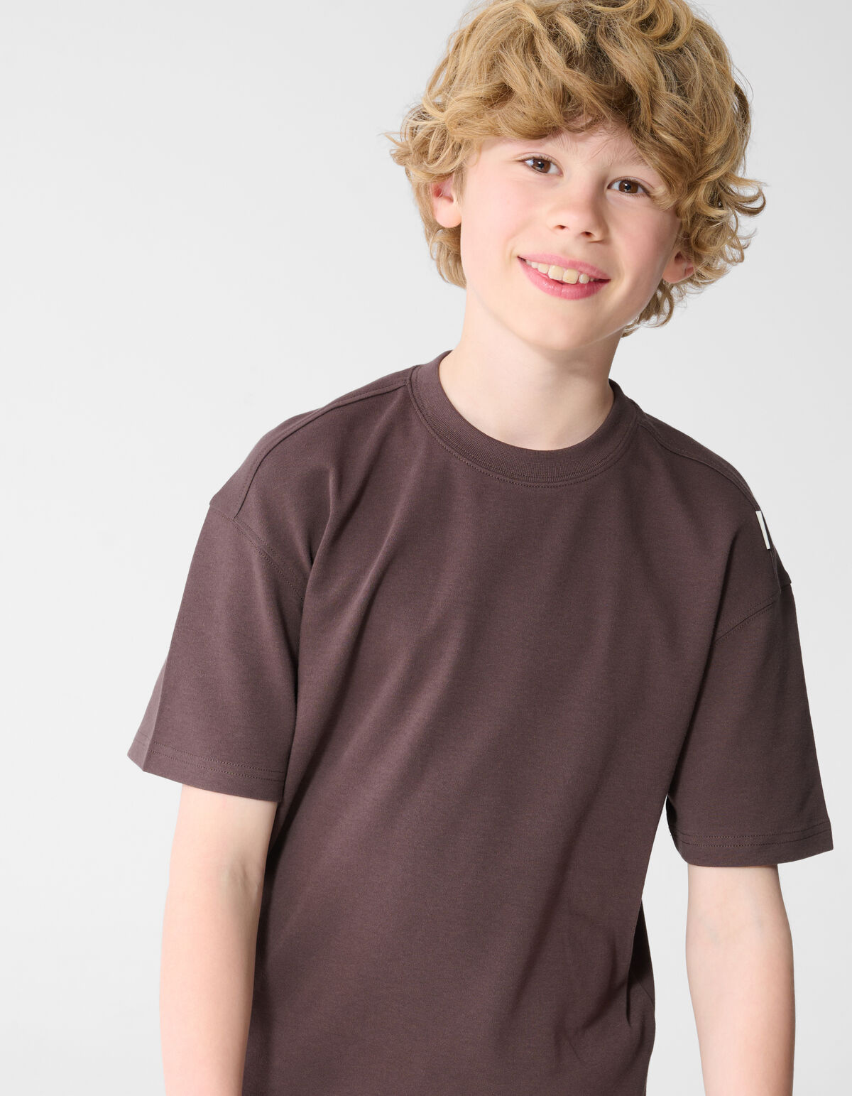 Label T-Shirt Dunkelbraun SHOEBY BOYS