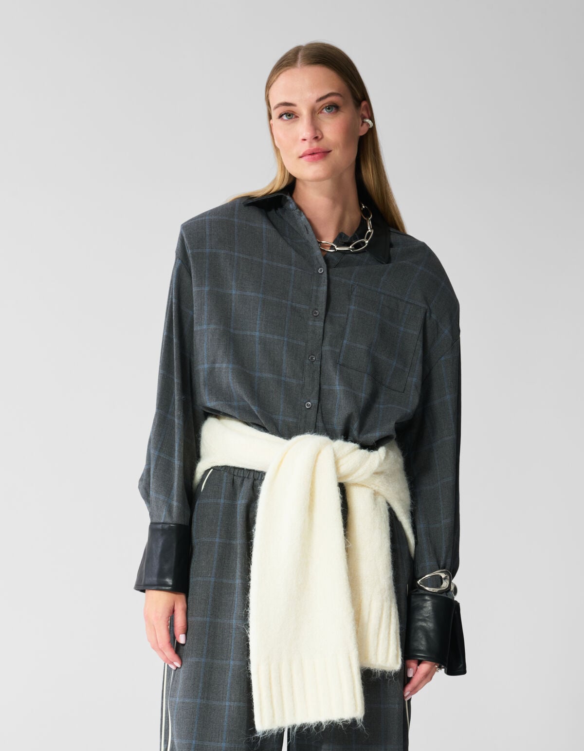 urz geschnittene Karo-Bluse in Dunkelgrau SHOEBY WOMEN