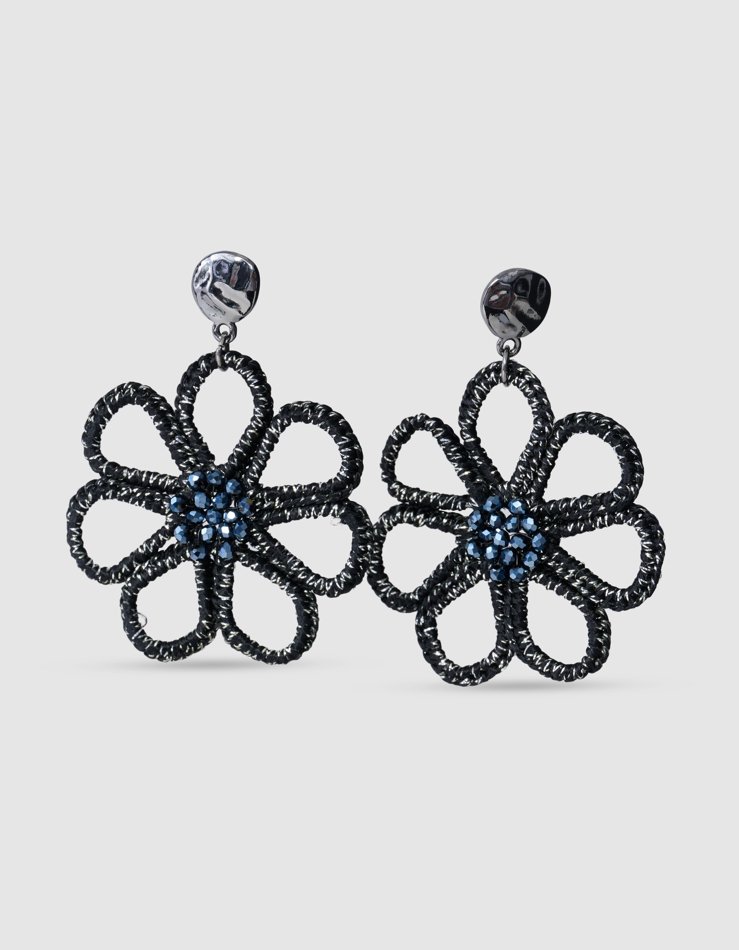 Perlenblumen-Ohrringe Schwarz SHOEBY ACCESSOIRES