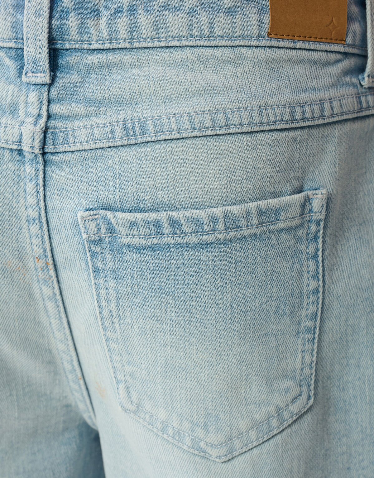 Barrel Fit Jeans Gebleicht SHOEBY GIRLS