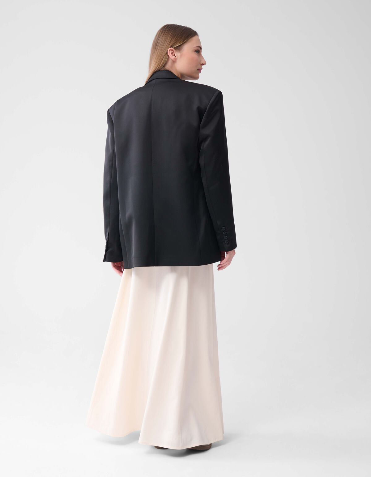 Satin Oversized Blazer Schwarz von Lonneke SHOEBY WOMEN