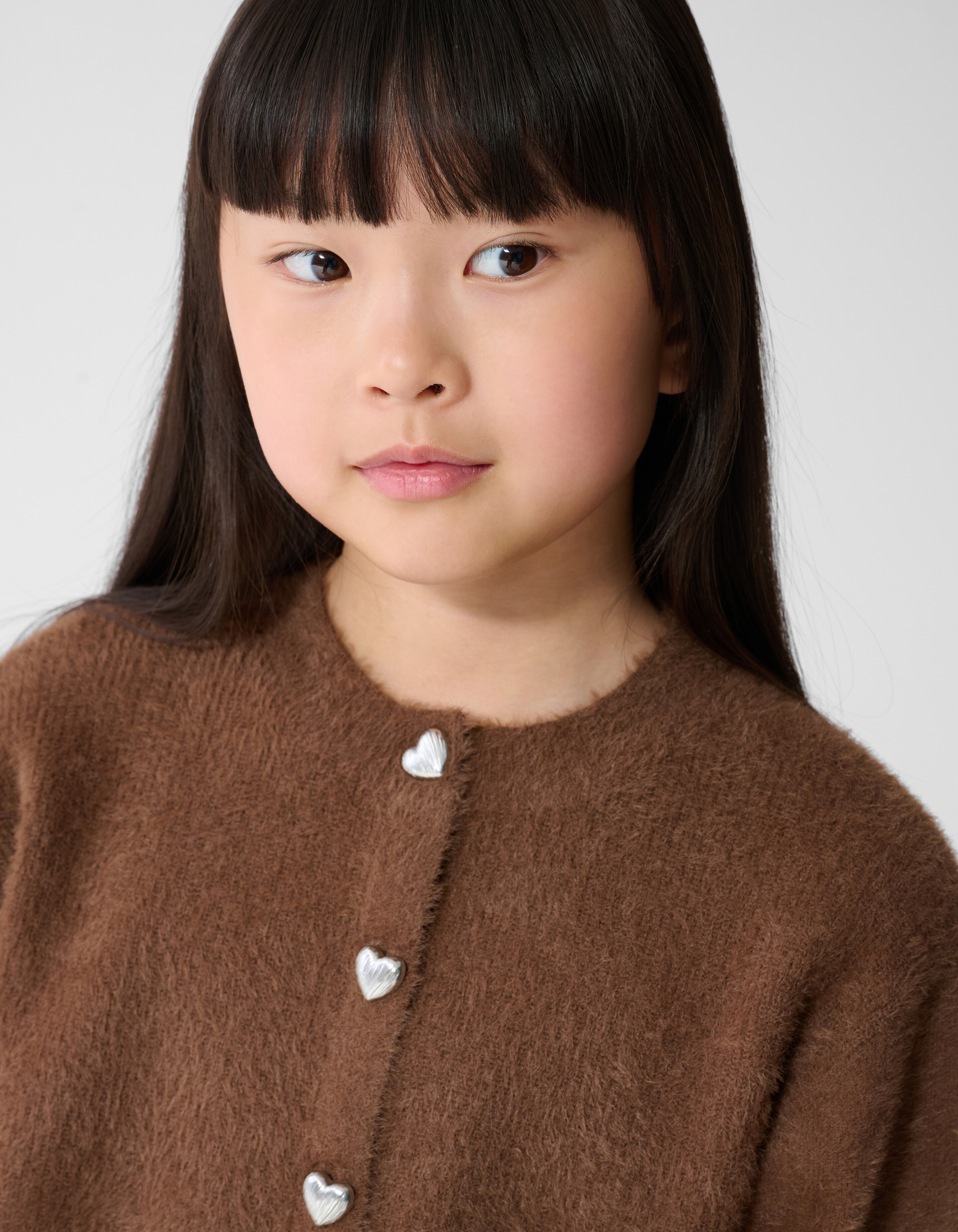 Flauschige Strickjacke mit Kn&ouml;pfen Braun SHOEBY GIRLS