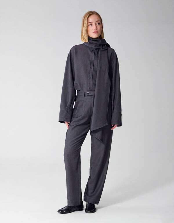 Oversized Tailored Bluse in Dunkelgrau By SHOEBY WOMEN