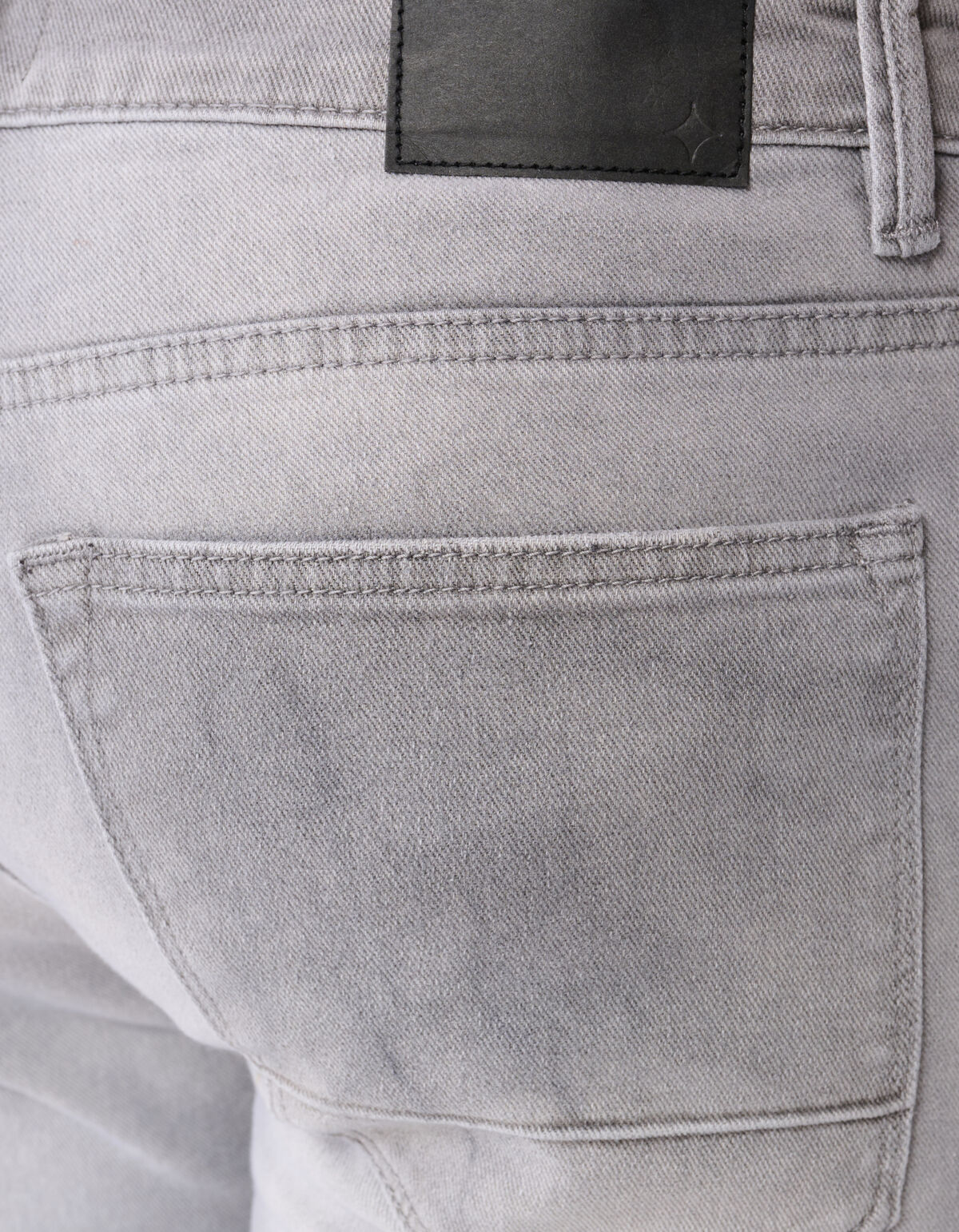 Slim Fit Jeans Hellgrau L32 SHOEBY MEN