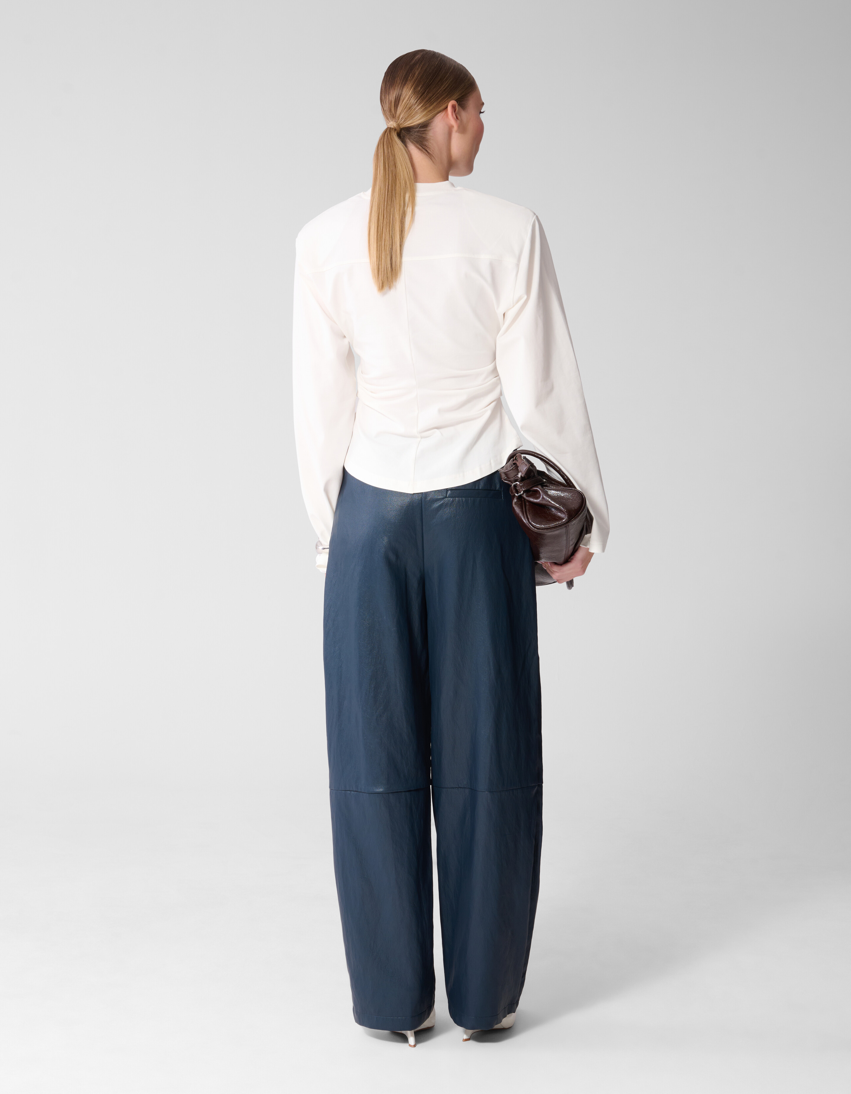 Vegane Leder Barrel Fit Hose Dunkelblau SHOEBY WOMEN