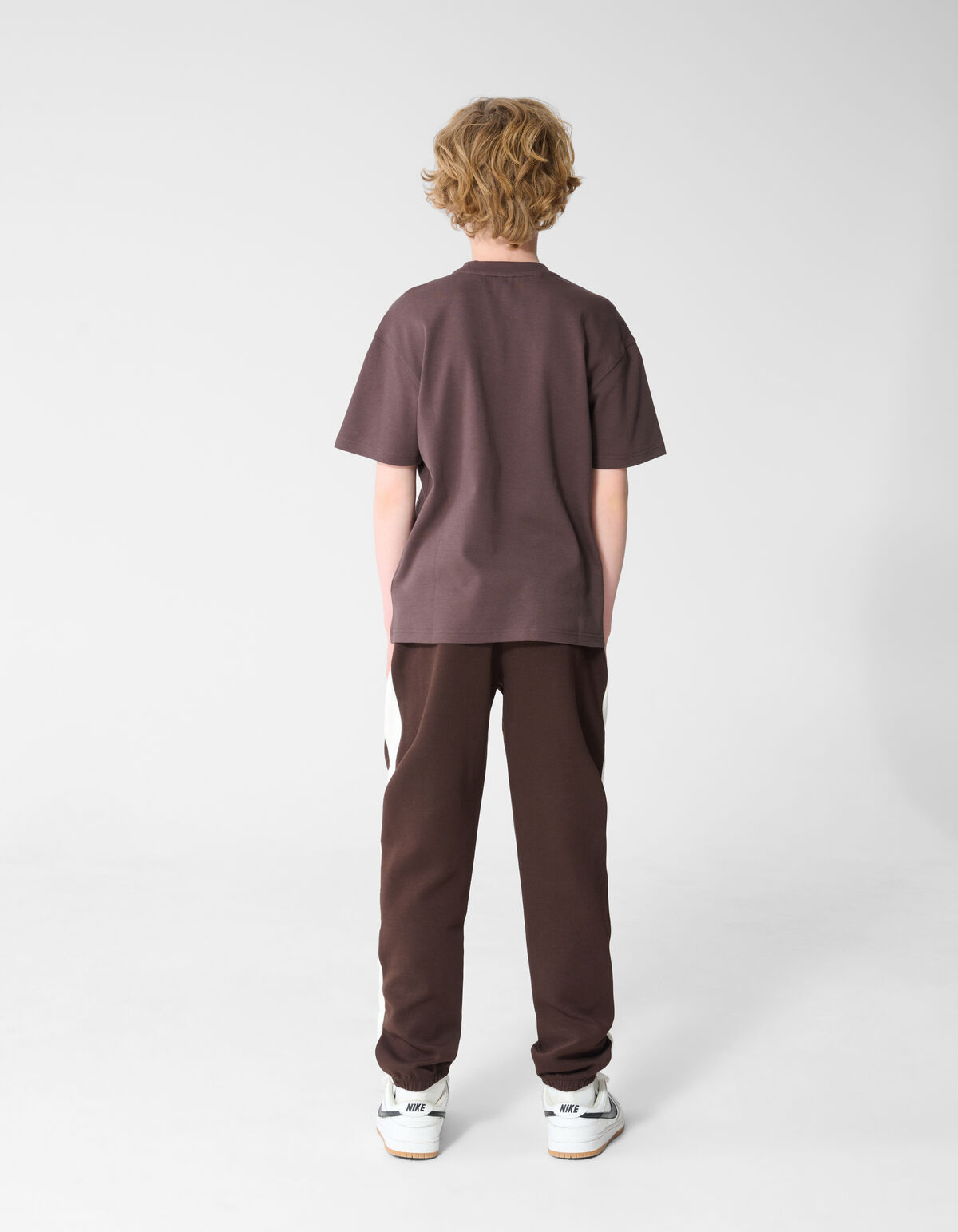 Label T-Shirt Dunkelbraun SHOEBY BOYS
