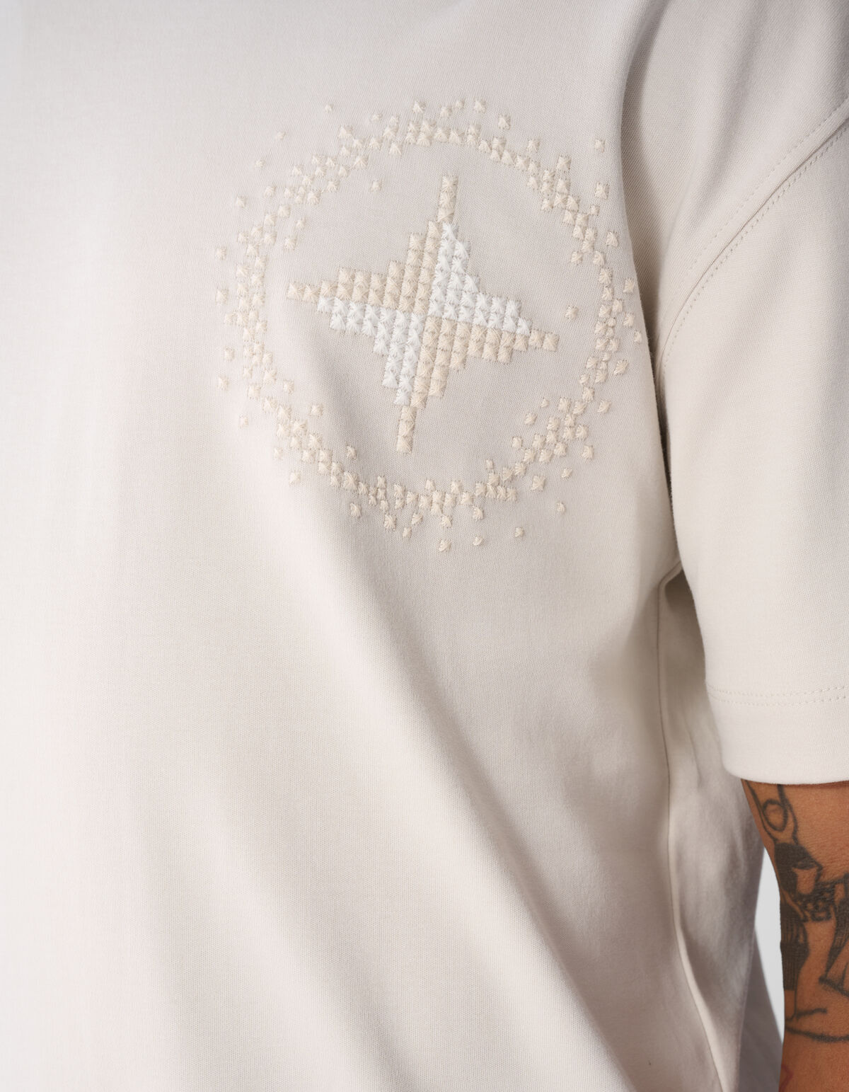 Besticktes Logo-T-Shirt Beige SHOEBY MEN