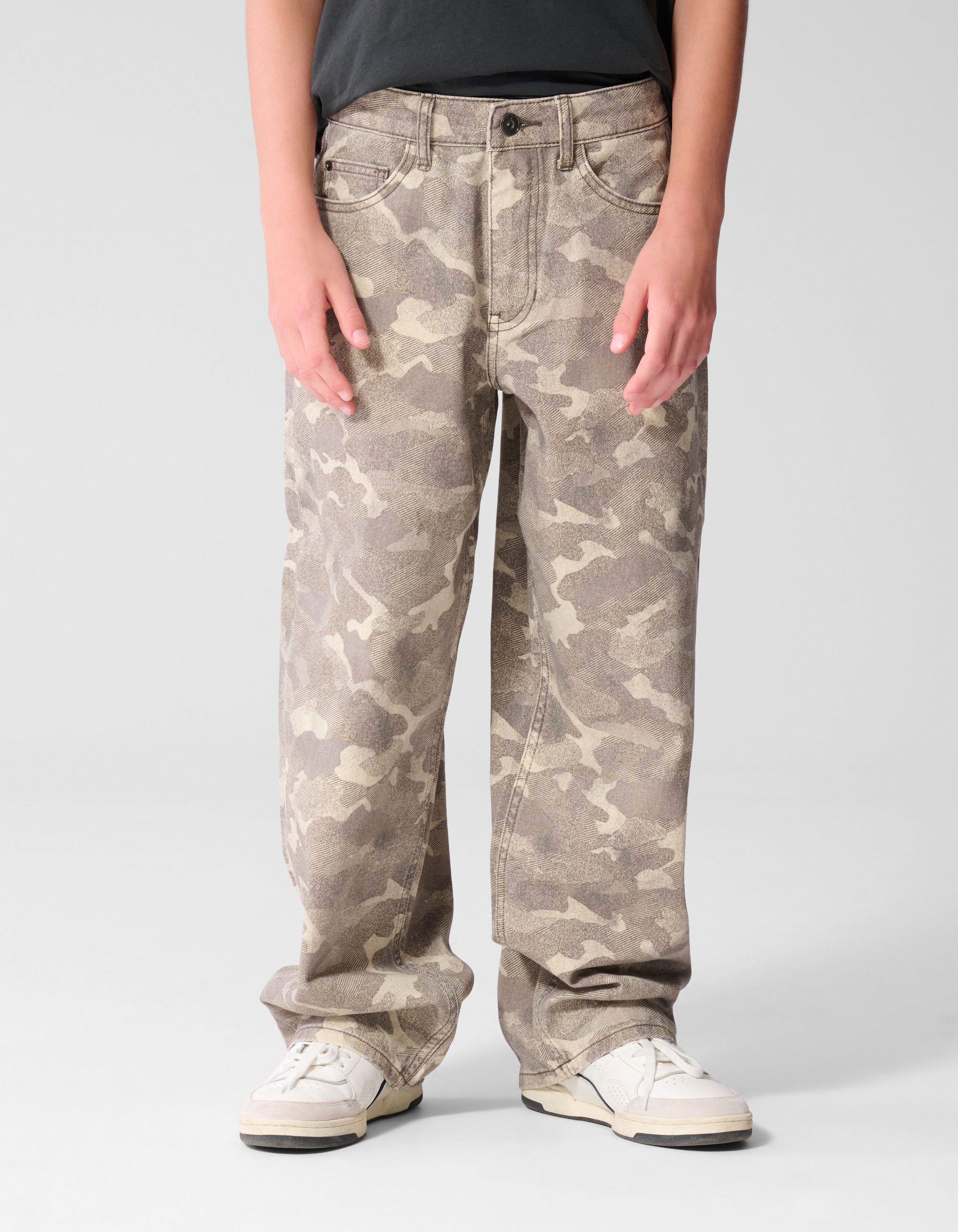 Camo Baggy Fit Jeans in Hellbraun SHOEBY BOYS
