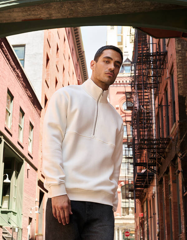 Pullover mit halbem Rei&szlig;verschluss in Off White SHOEBY MEN