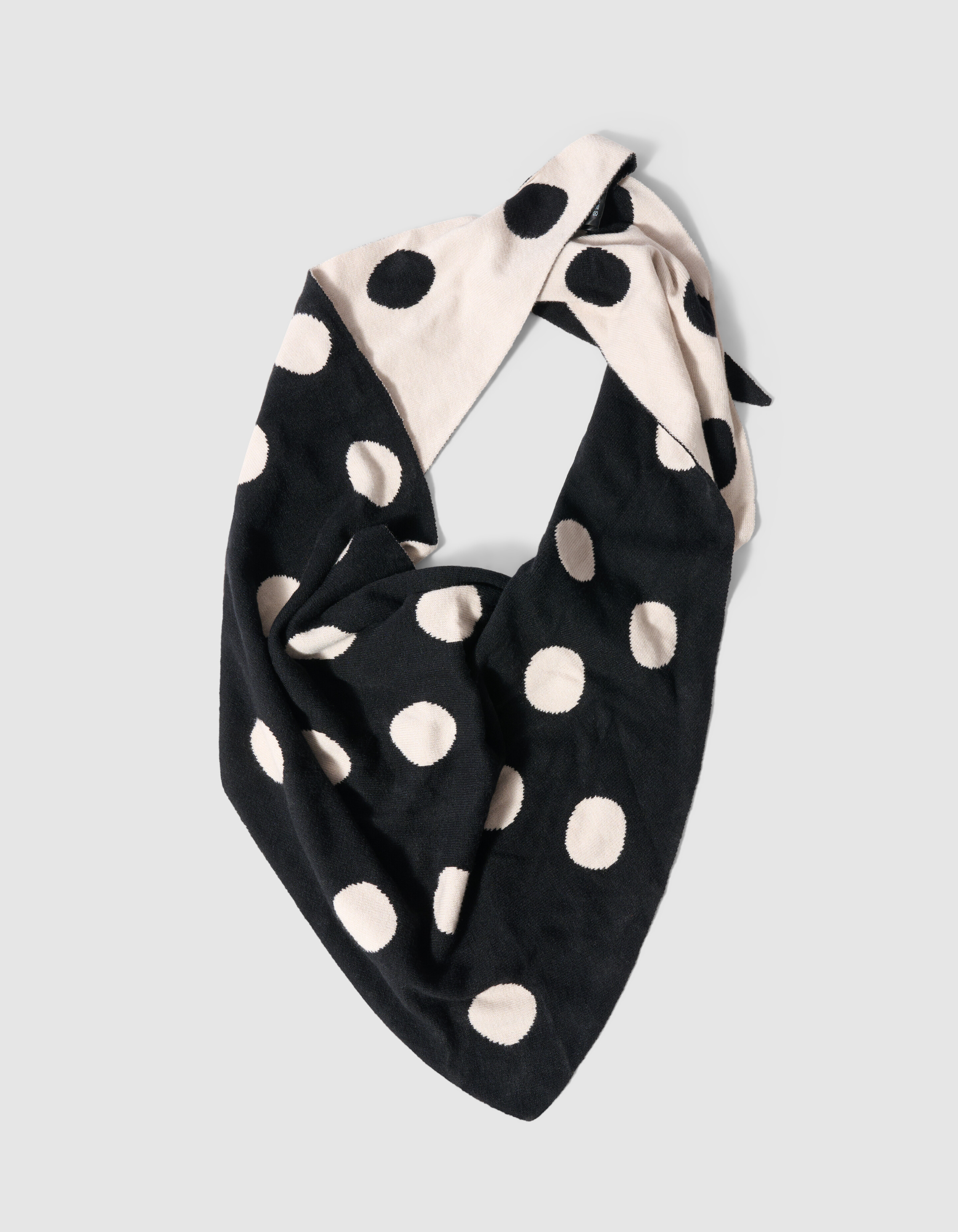 Polkadot Triangel Sjaal Zwart/Wit SHOEBY ACCESSOIRES