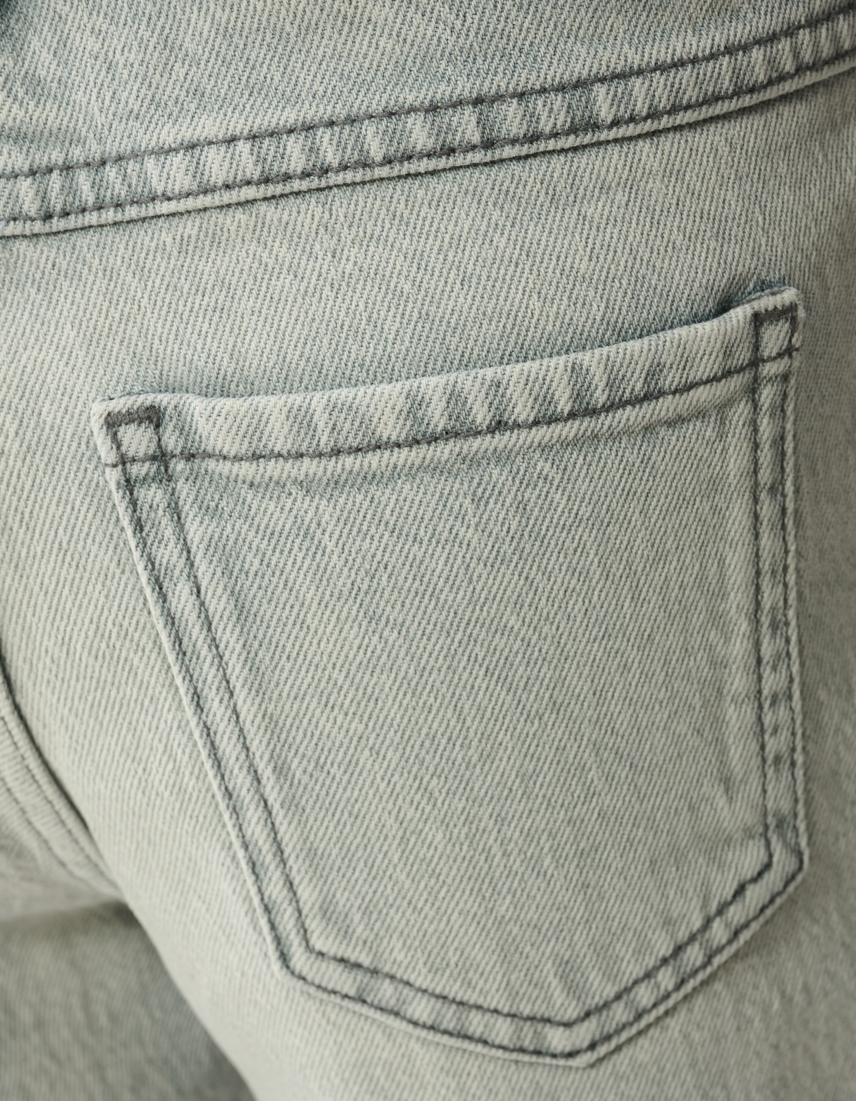 Destroy Straight Fit Jeans Hellgrau SHOEBY GIRLS