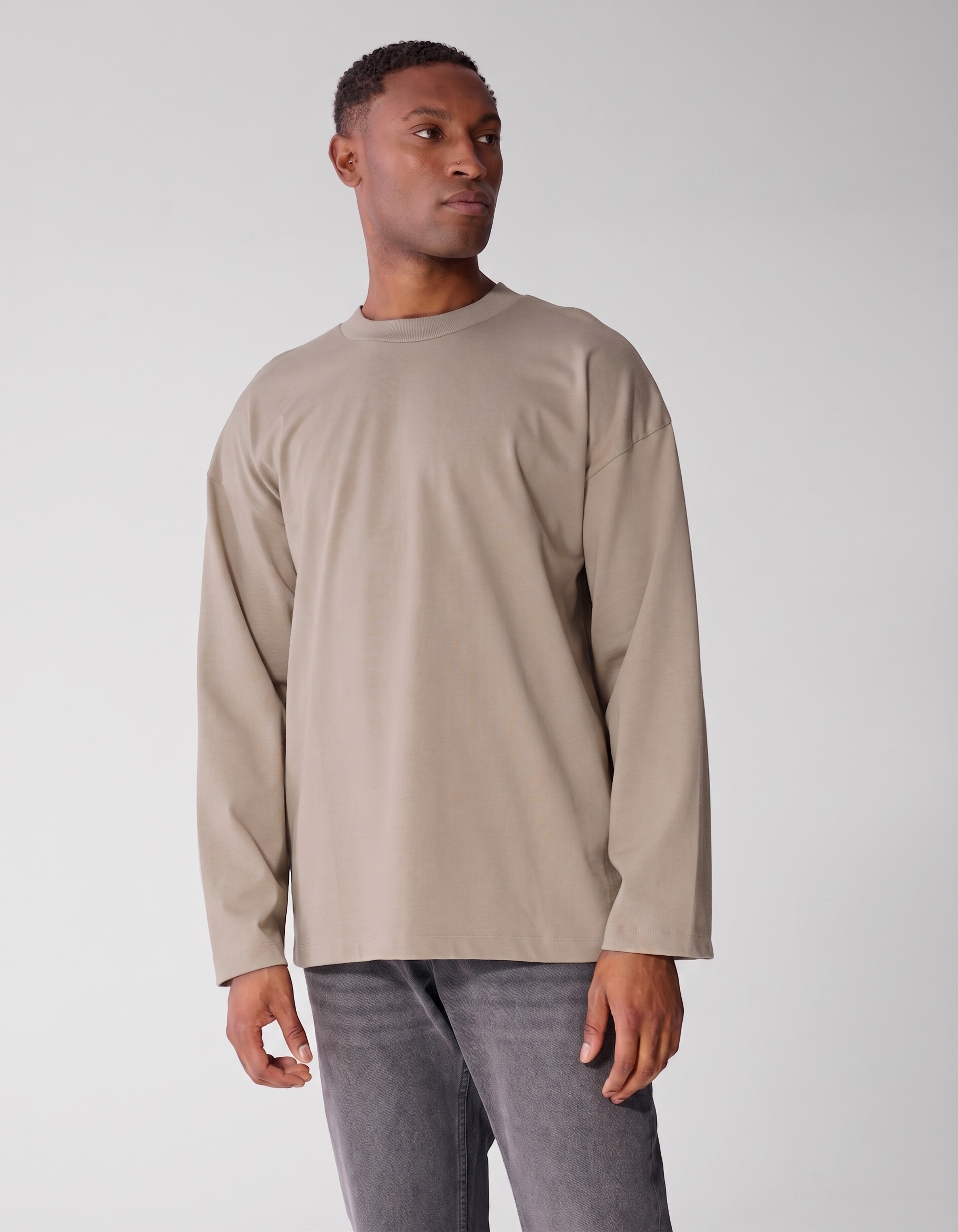 Basis Relaxed Fit Longsleeve Beige SHOEBY MEN