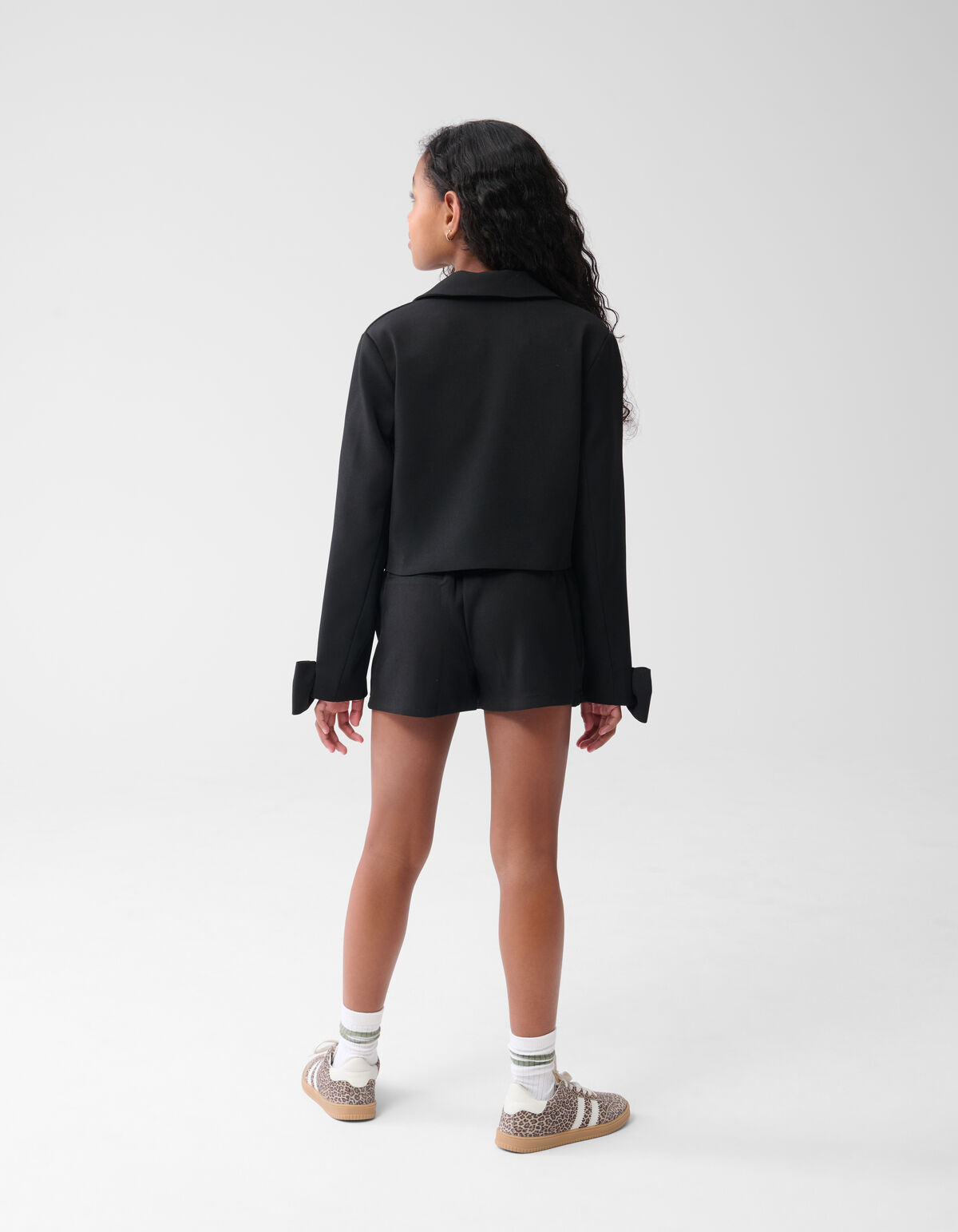 Cropped Bow Blazer Schwarz SHOEBY GIRLS