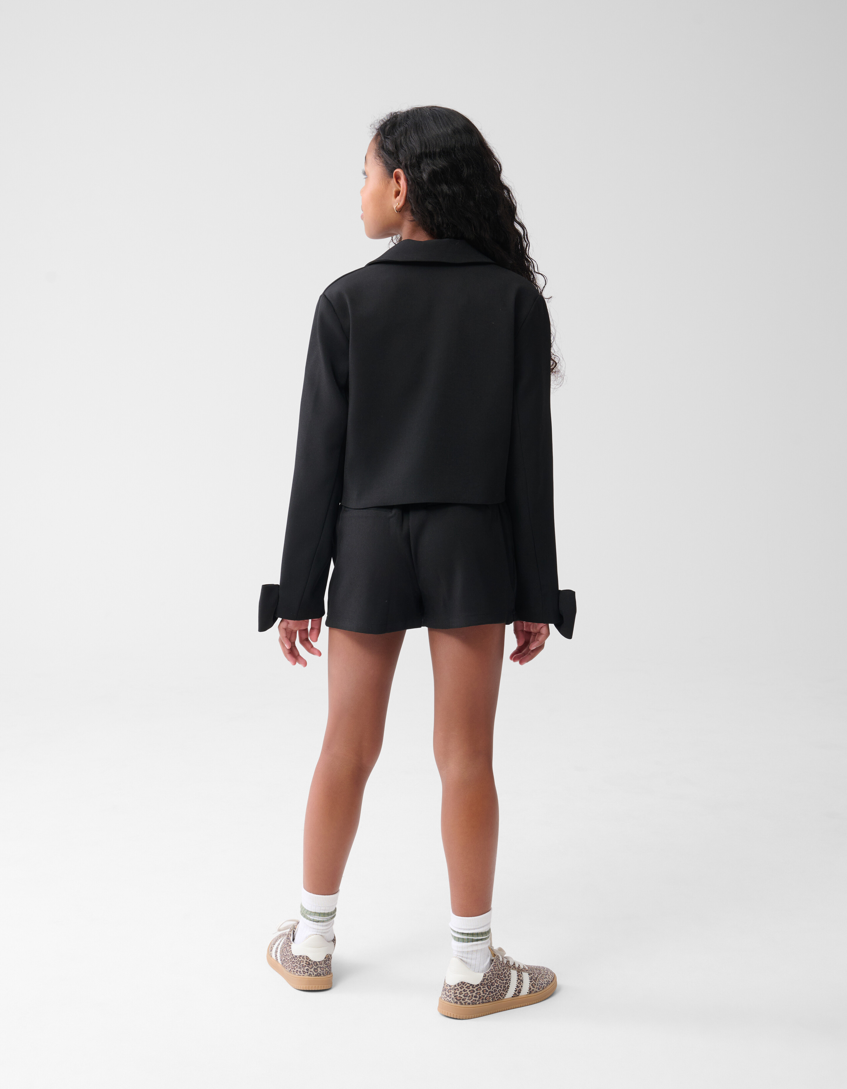Cropped Bow Blazer Schwarz SHOEBY GIRLS