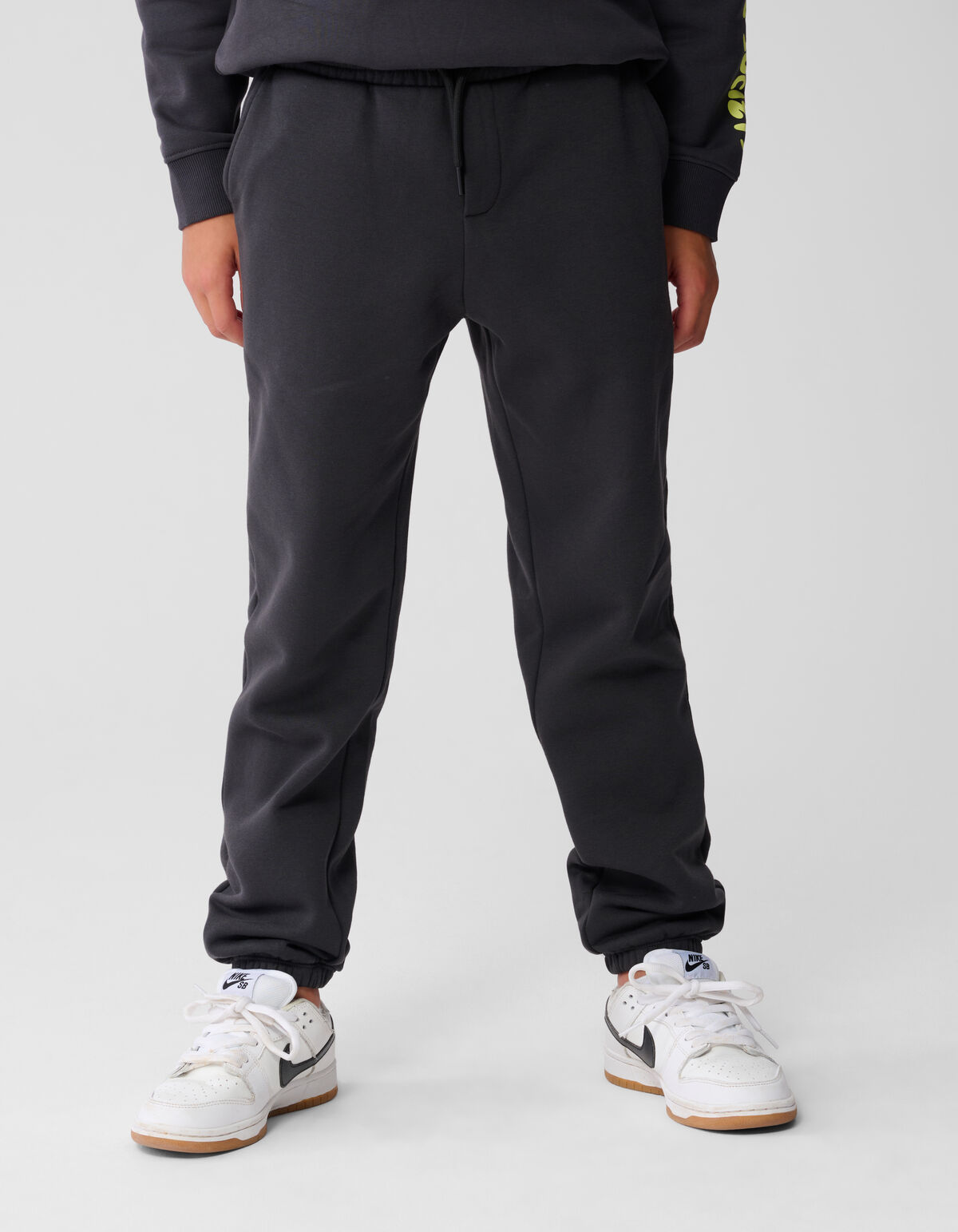 Peak Artwork Joggerhose Dunkelgrau SHOEBY BOYS