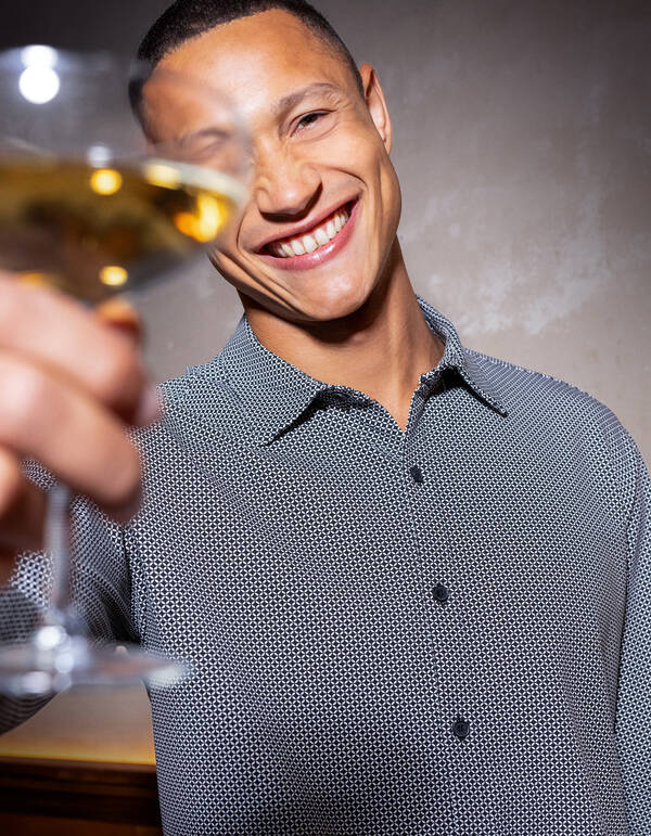 Bedrucktes Logo-Hemd, gebrochenes Wei&szlig; SHOEBY MEN