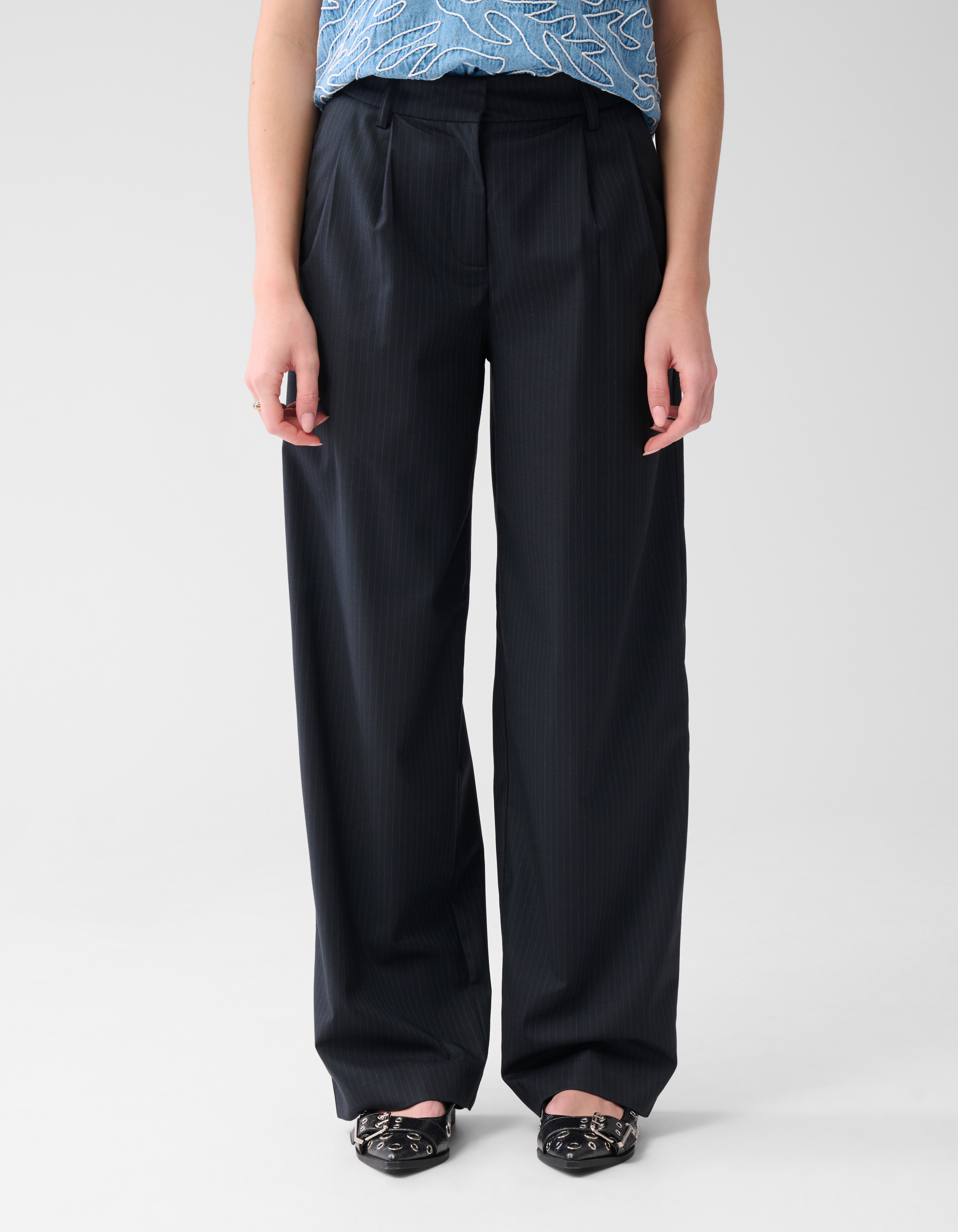 Nadelstreifen-Hose mit weitem Bein, dunkelblau SHOEBY WOMEN