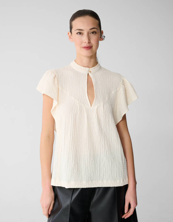 Crinkle Ruffle Top Off-White SHOEBY WOMEN