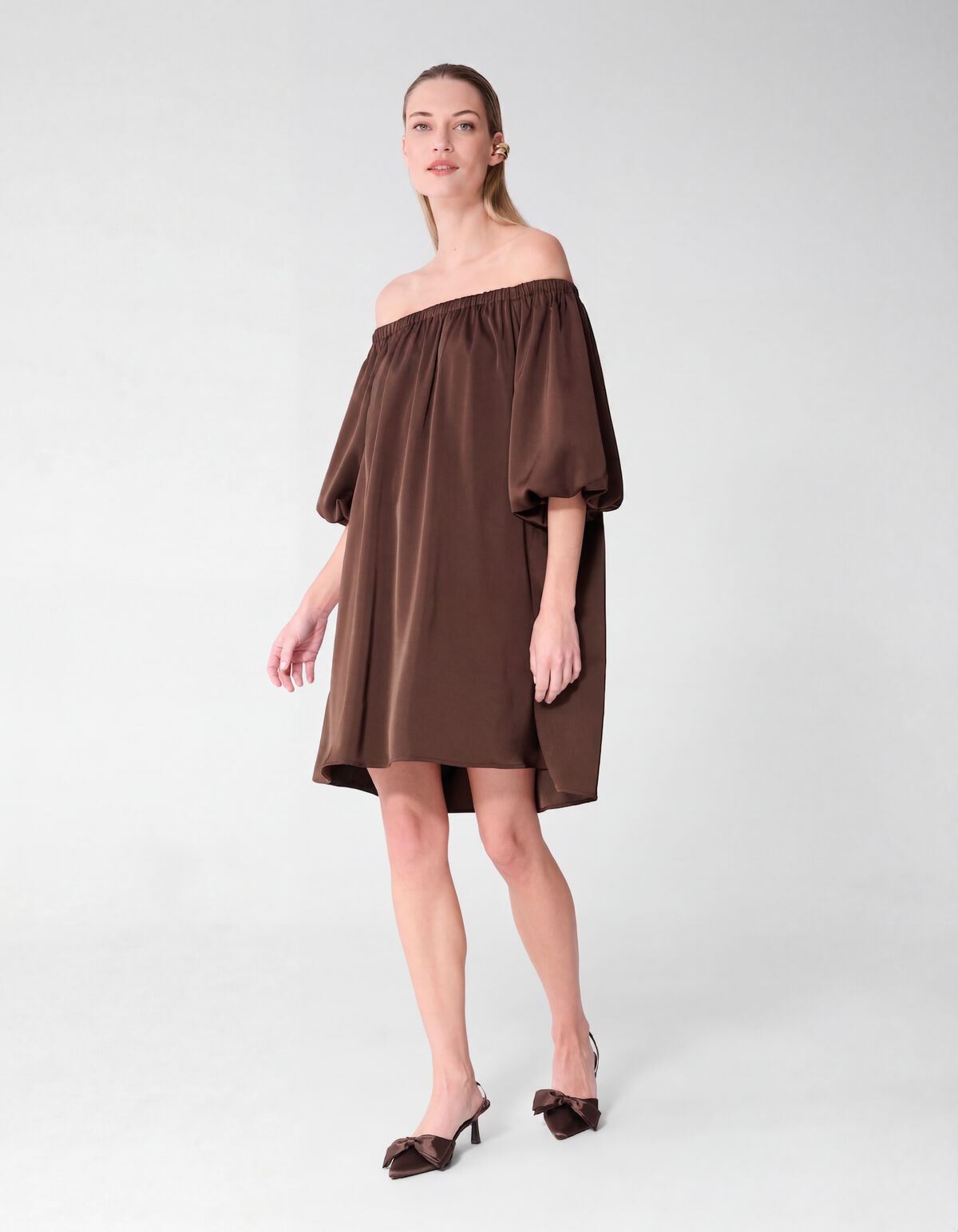 Satin Off-Shoulder Mini Kleid Braun von Fred SHOEBY WOMEN