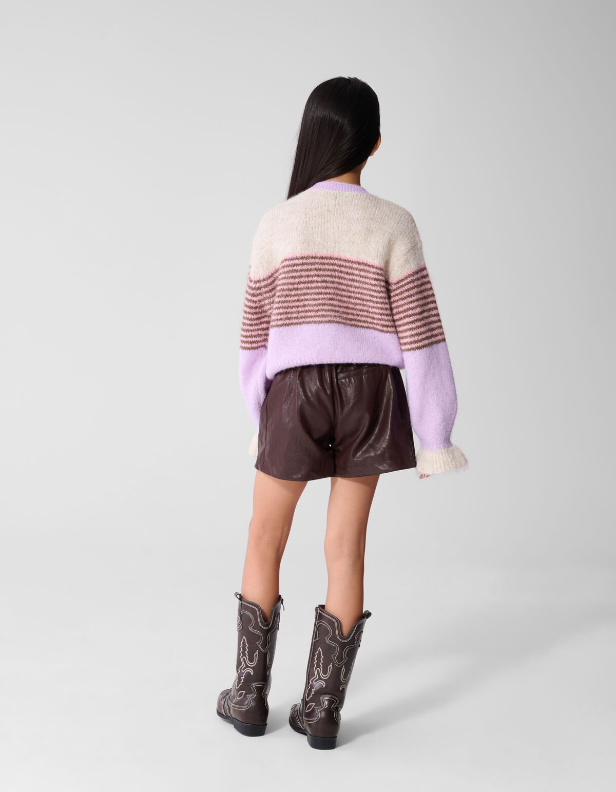 Flauschige gestreifte Strickjacke in gebrochenem W SHOEBY GIRLS