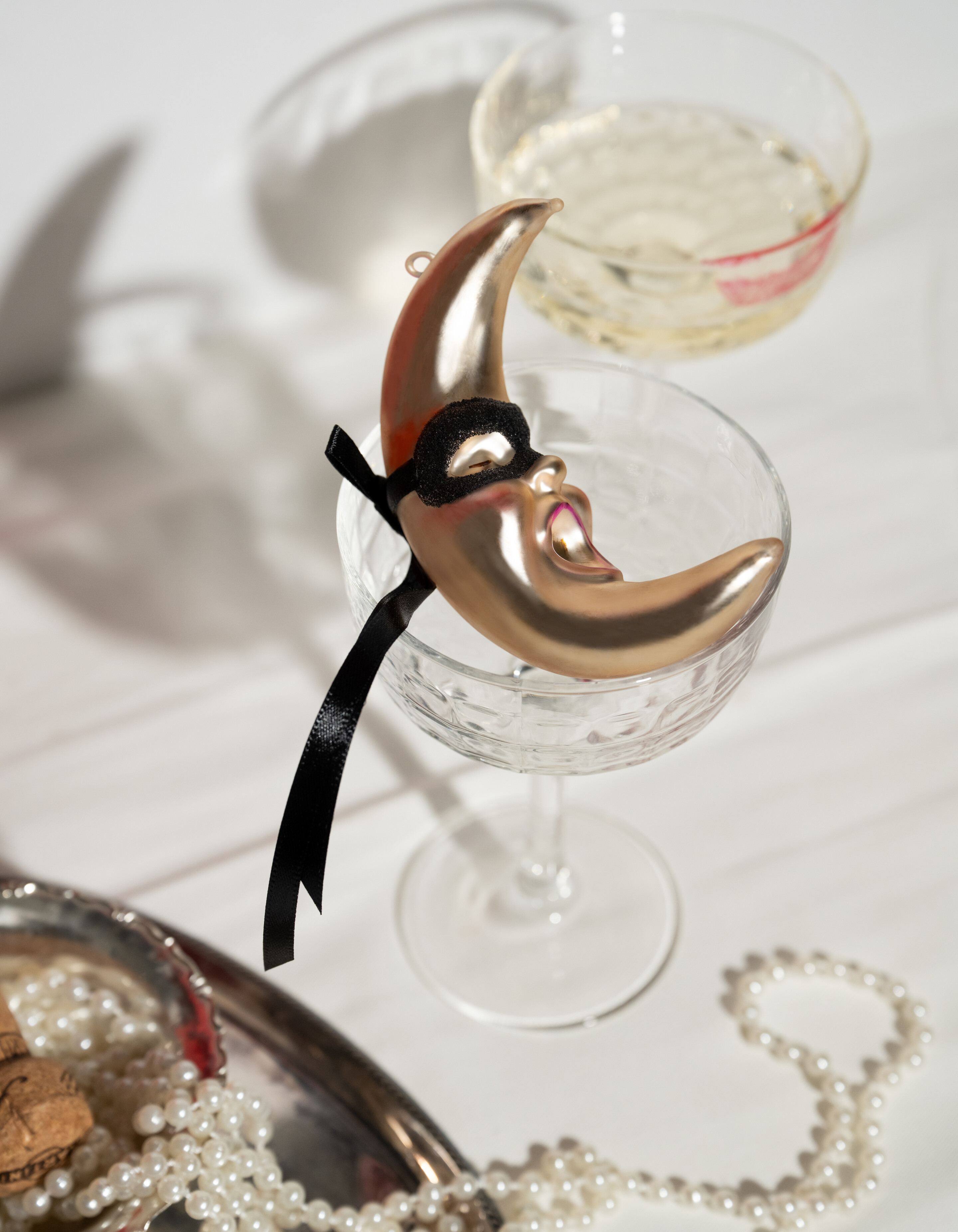 Masked Moon Weihnachtskugel Gold von Fred SHOEBY ACCESSOIRES