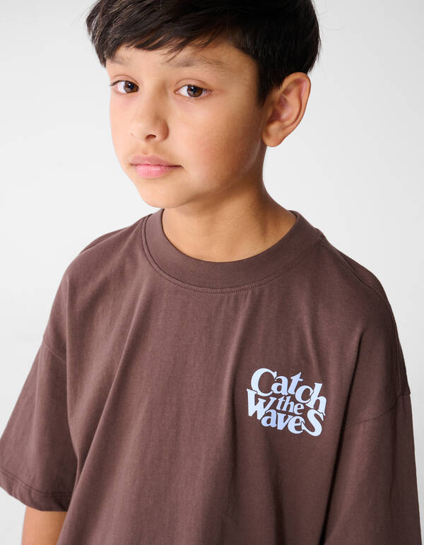 Catch Artwork T-shirt Donkerbruin SHOEBY BOYS