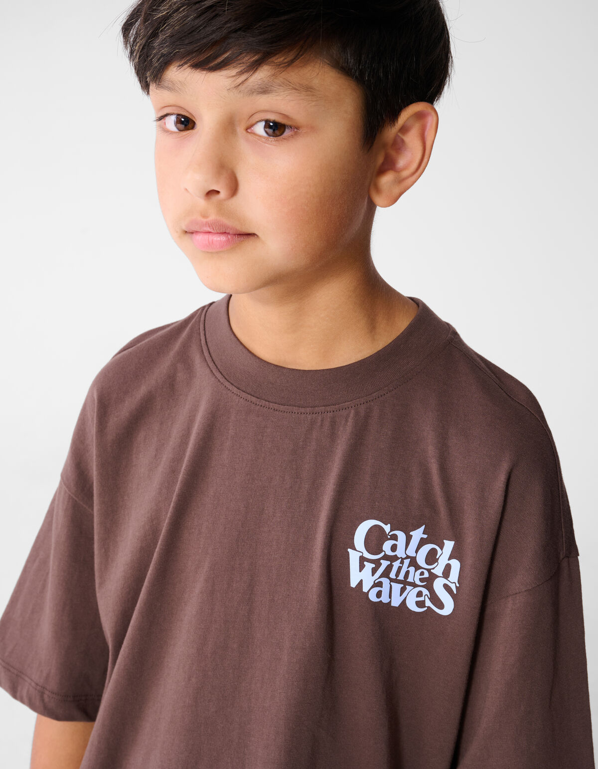 Catch Artwork T-shirt Donkerbruin SHOEBY BOYS