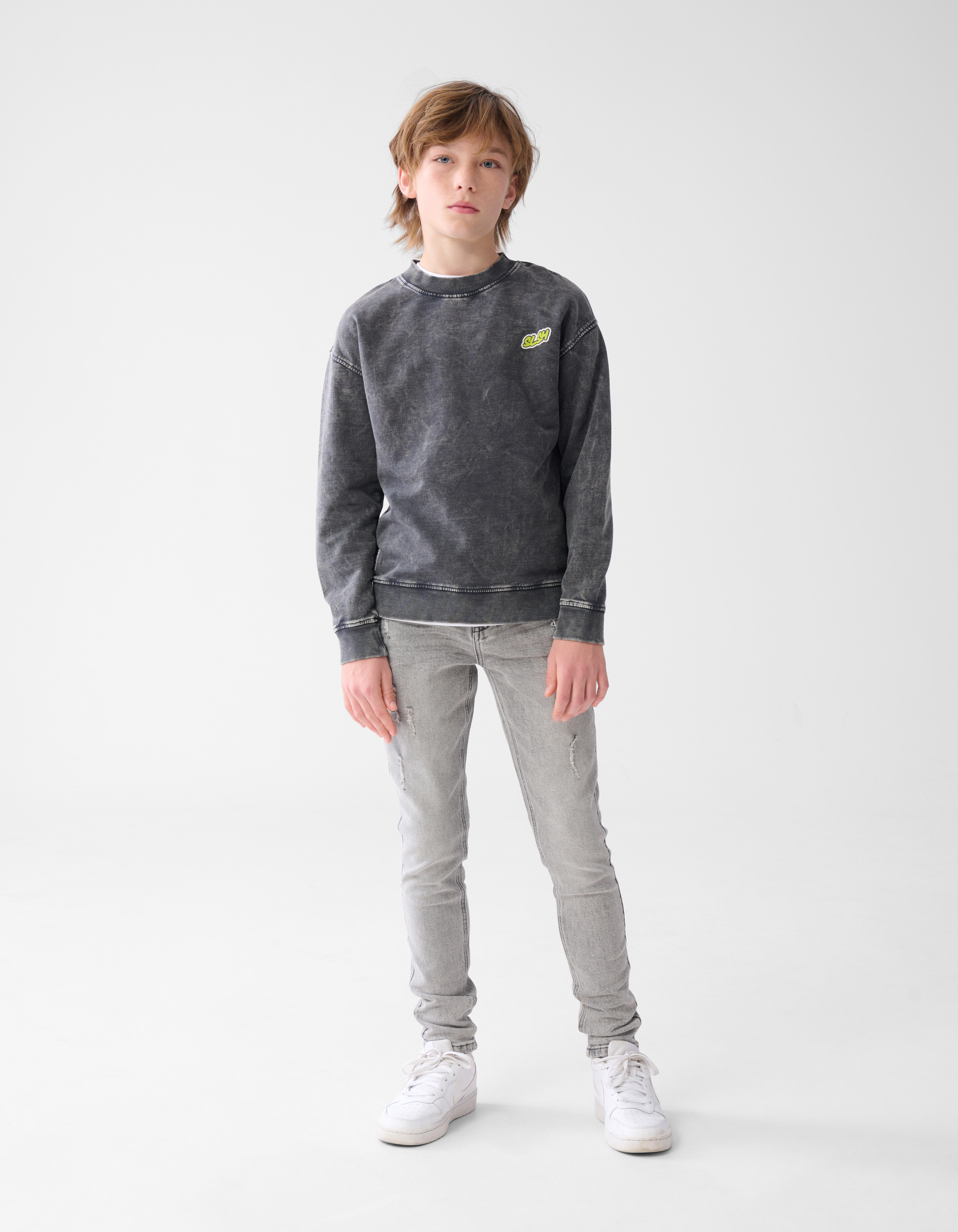 Tapered Jeans Grau SHOEBY BOYS