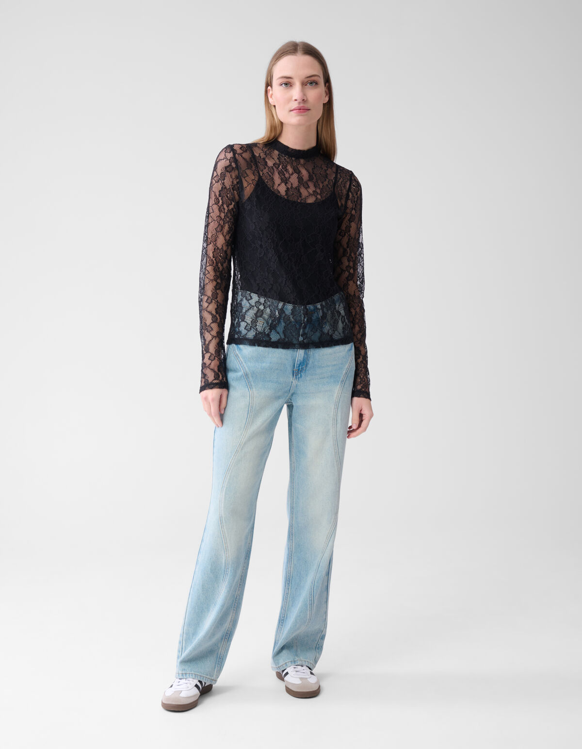 Spitzenbluse mit Blumenmuster in Schwarz SHOEBY WOMEN
