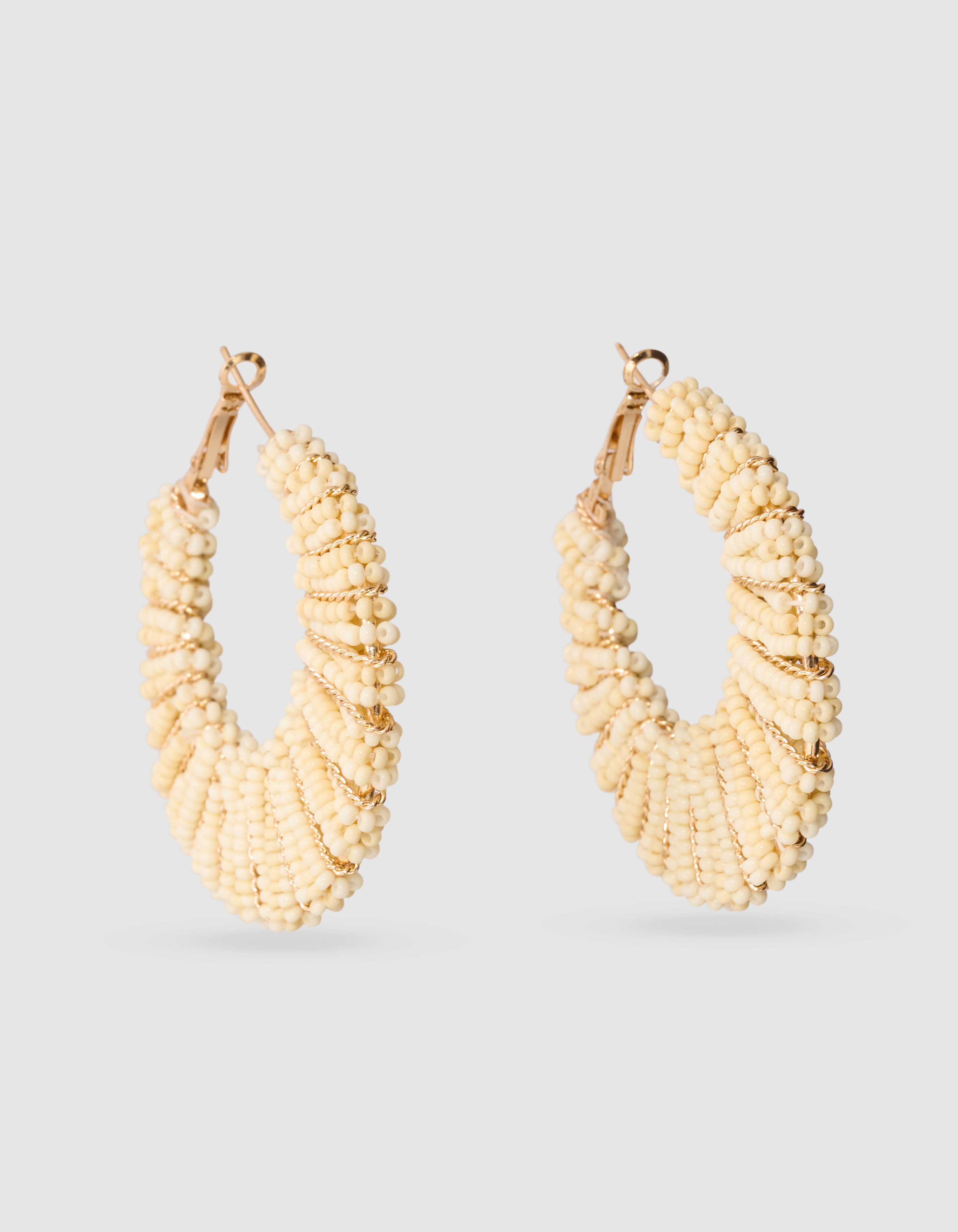 Beaded Hoop Ohrringe Hellgelb SHOEBY ACCESSOIRES